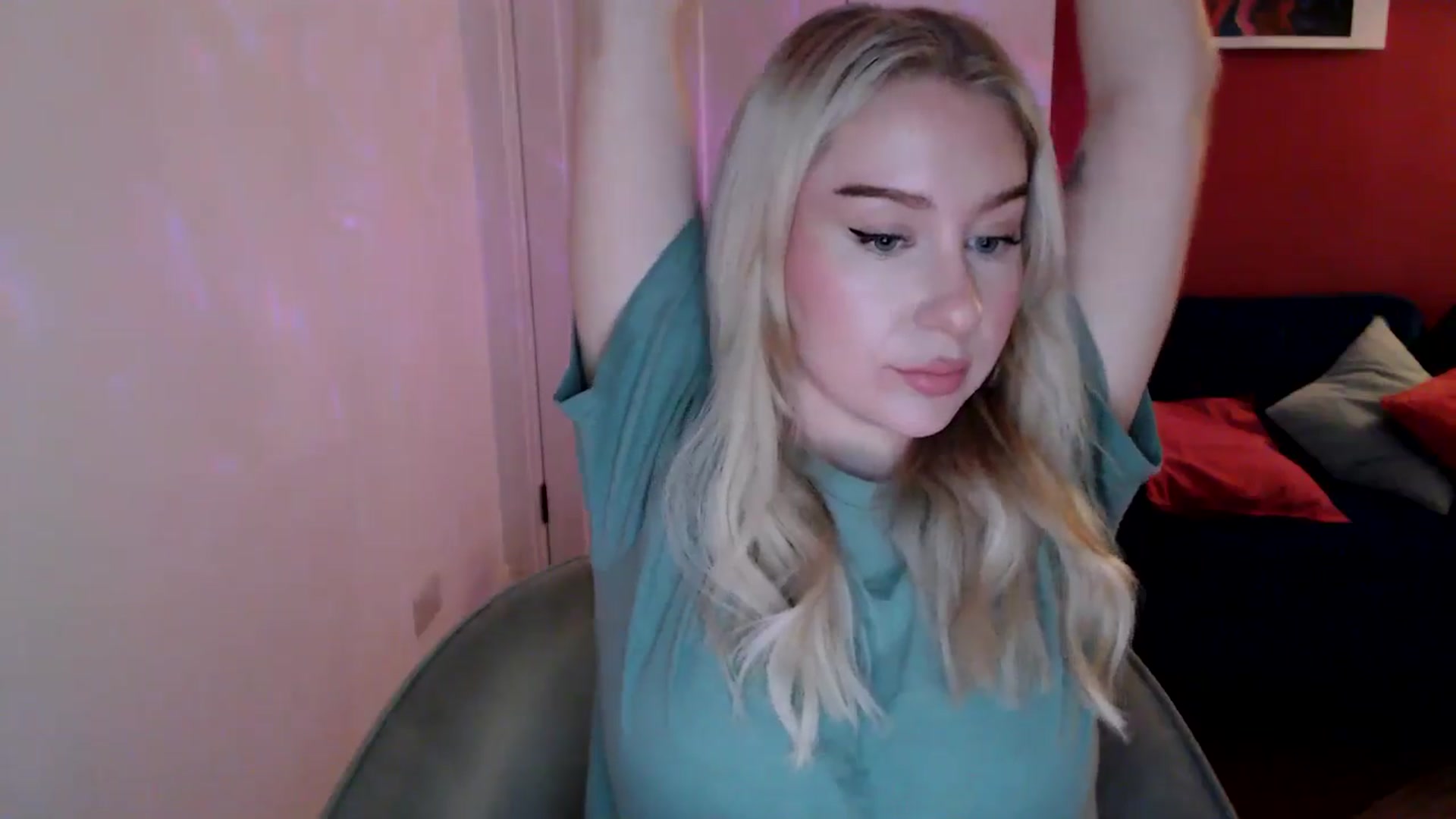 Gallery image thumbnail from PetiteAvax's myfreecams stream on, 12/12/2024, 17:31 image 13 of 20