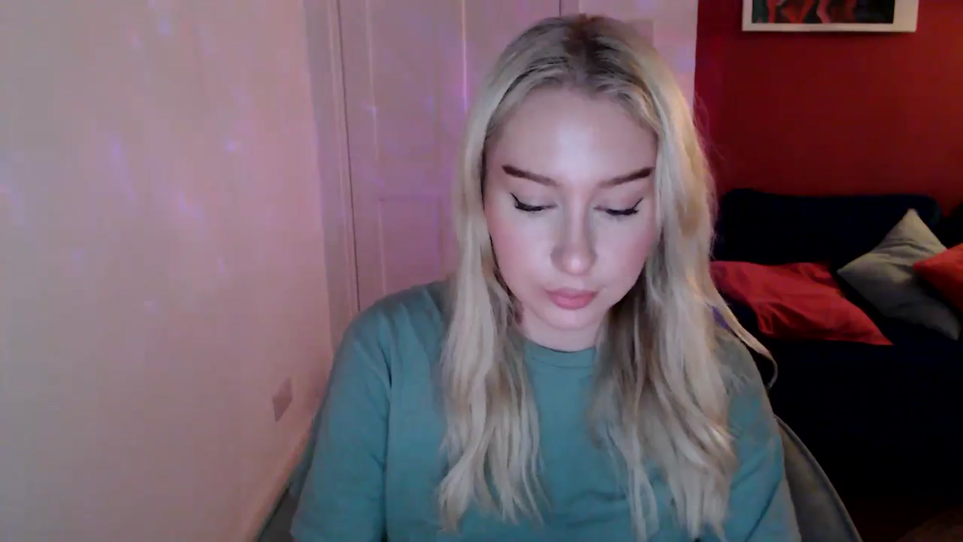 Gallery image thumbnail from PetiteAvax's myfreecams stream on, 12/12/2024, 17:31 image 19 of 20