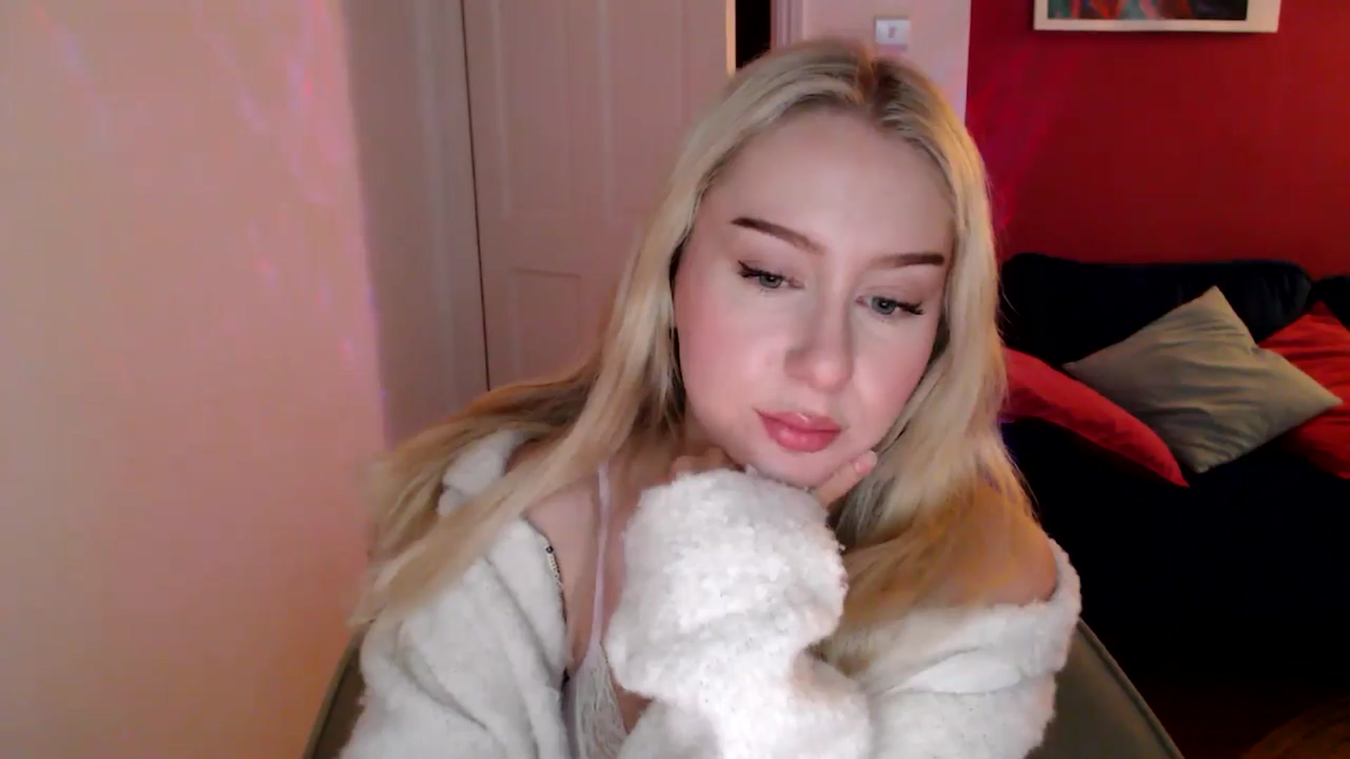 Gallery image thumbnail from PetiteAvax's myfreecams stream on, 12/13/2024, 17:51 image 15 of 20