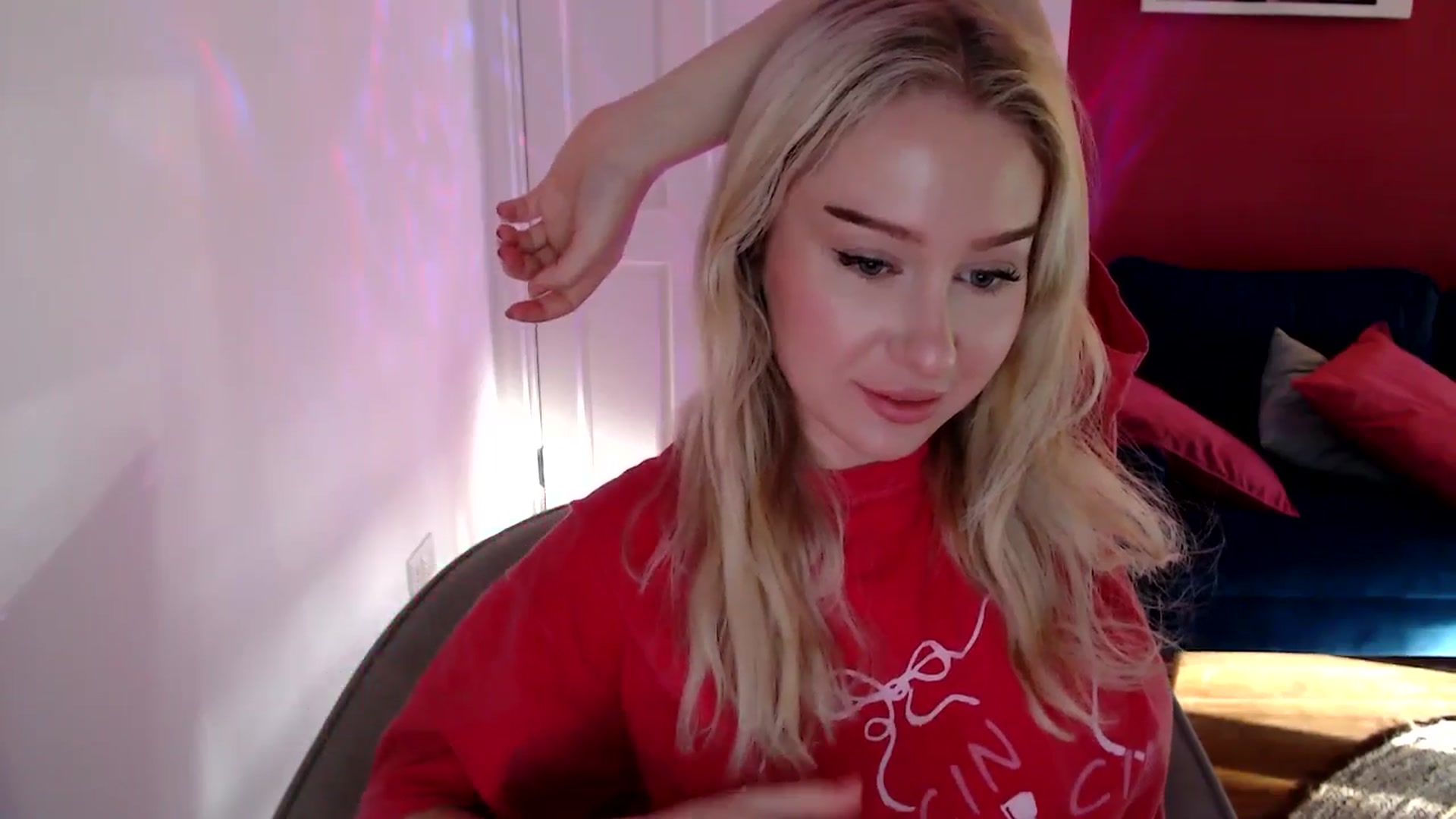 Gallery image thumbnail from PetiteAvax's myfreecams stream on, 12/14/2024, 15:28 image 4 of 20
