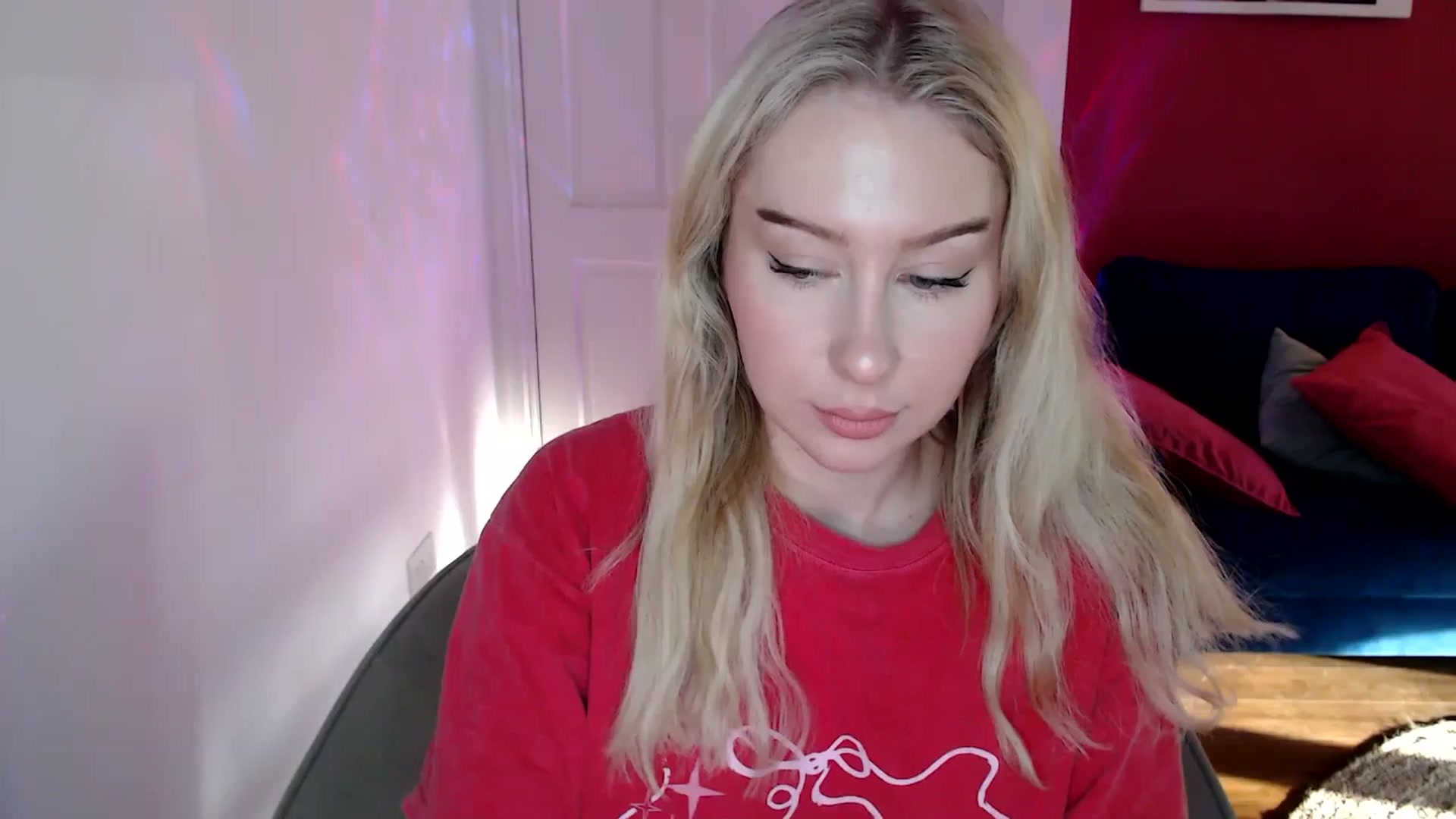 Gallery image thumbnail from PetiteAvax's myfreecams stream on, 12/14/2024, 15:28 image 3 of 20