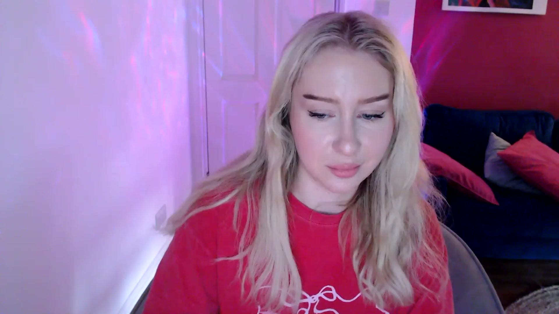 Gallery image thumbnail from PetiteAvax's myfreecams stream on, 12/14/2024, 15:28 image 14 of 20