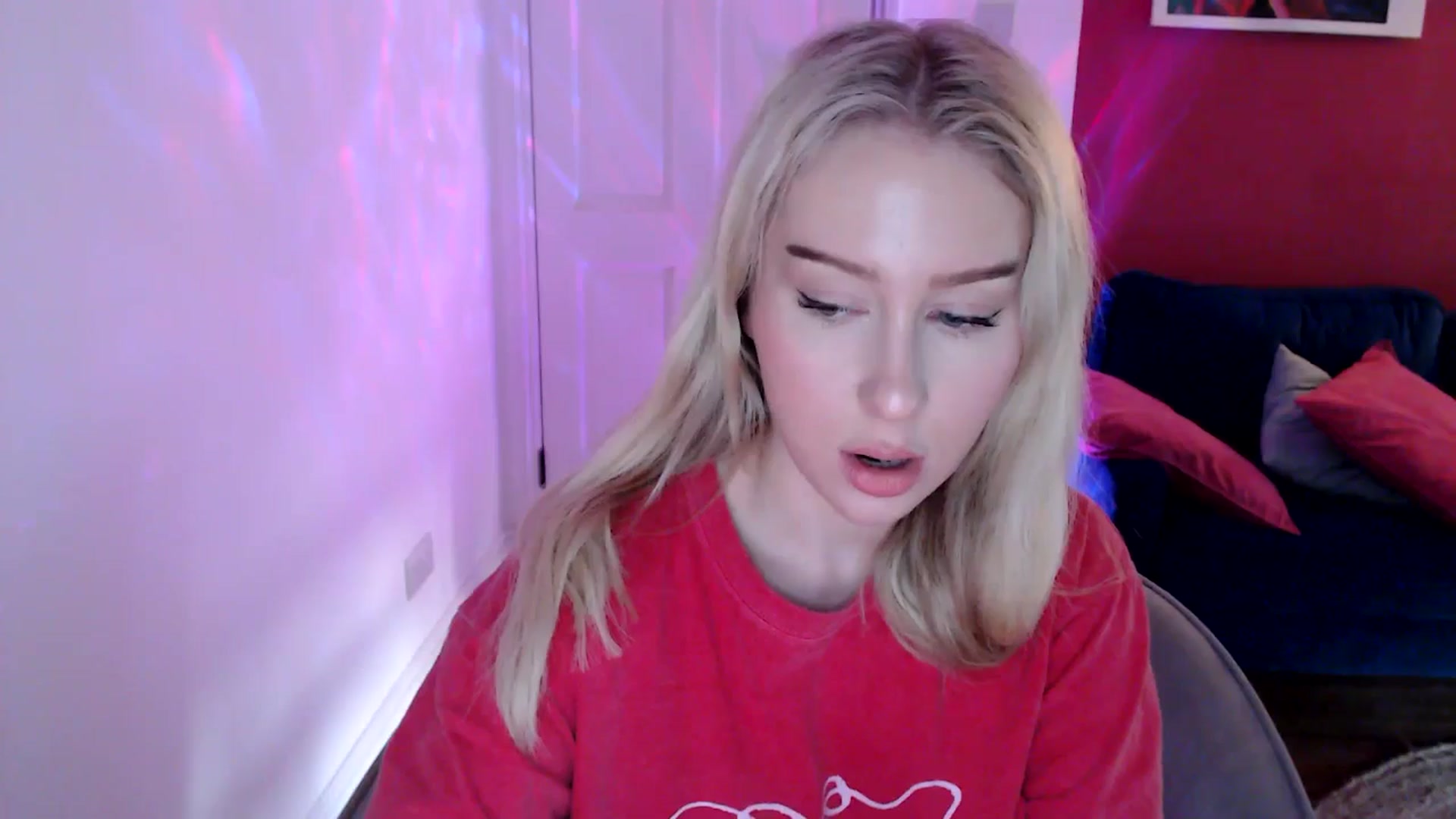 Gallery image thumbnail from PetiteAvax's myfreecams stream on, 12/14/2024, 15:28 image 16 of 20