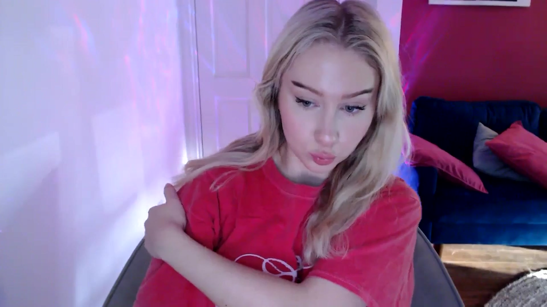 Gallery image thumbnail from PetiteAvax's myfreecams stream on, 12/14/2024, 15:28 image 5 of 20