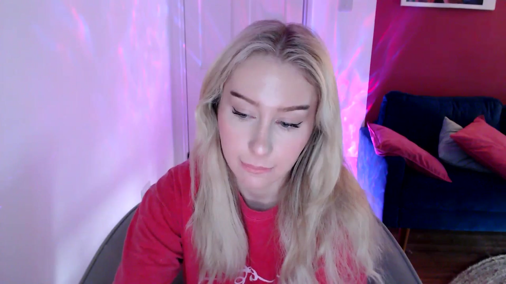 Gallery image thumbnail from PetiteAvax's myfreecams stream on, 12/14/2024, 15:28 image 9 of 20