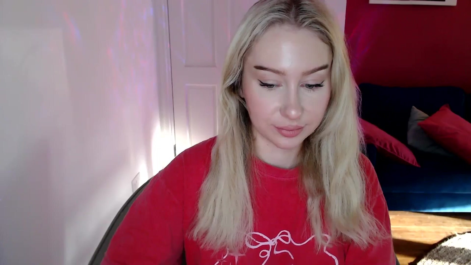 Gallery image thumbnail from PetiteAvax's myfreecams stream on, 12/14/2024, 15:28 image 2 of 20