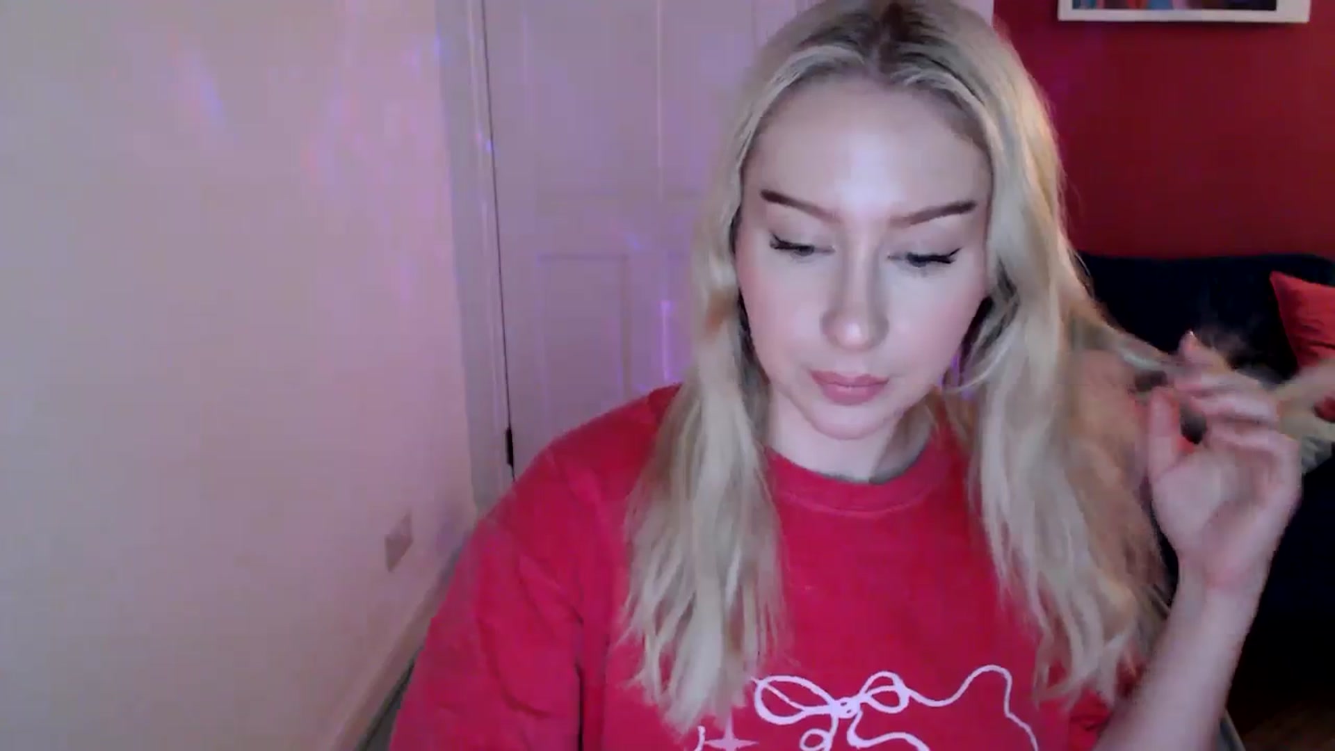 Gallery image thumbnail from PetiteAvax's myfreecams stream on, 12/14/2024, 18:21 image 9 of 20