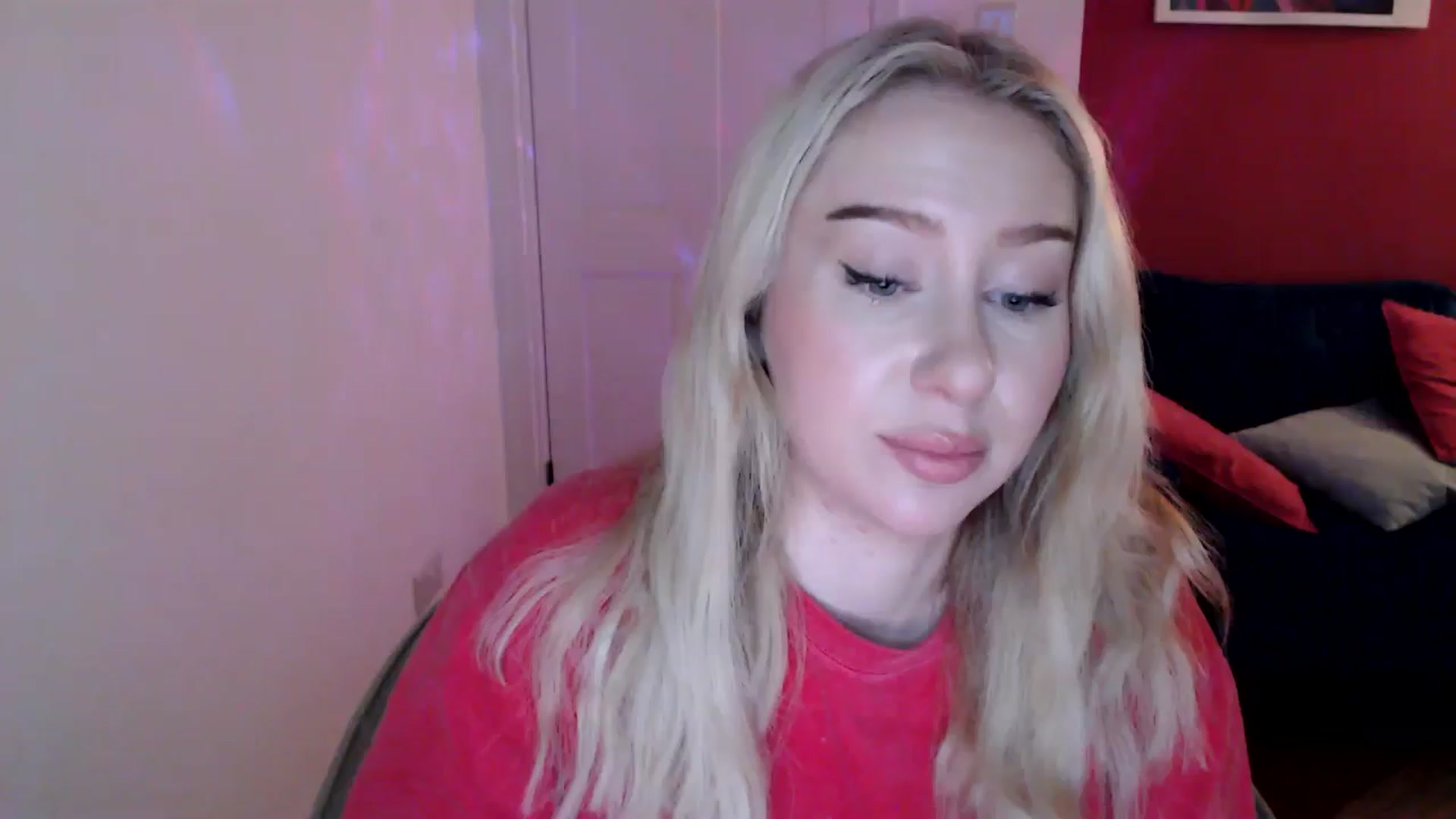 Gallery image thumbnail from PetiteAvax's myfreecams stream on, 12/14/2024, 18:21 image 1 of 20