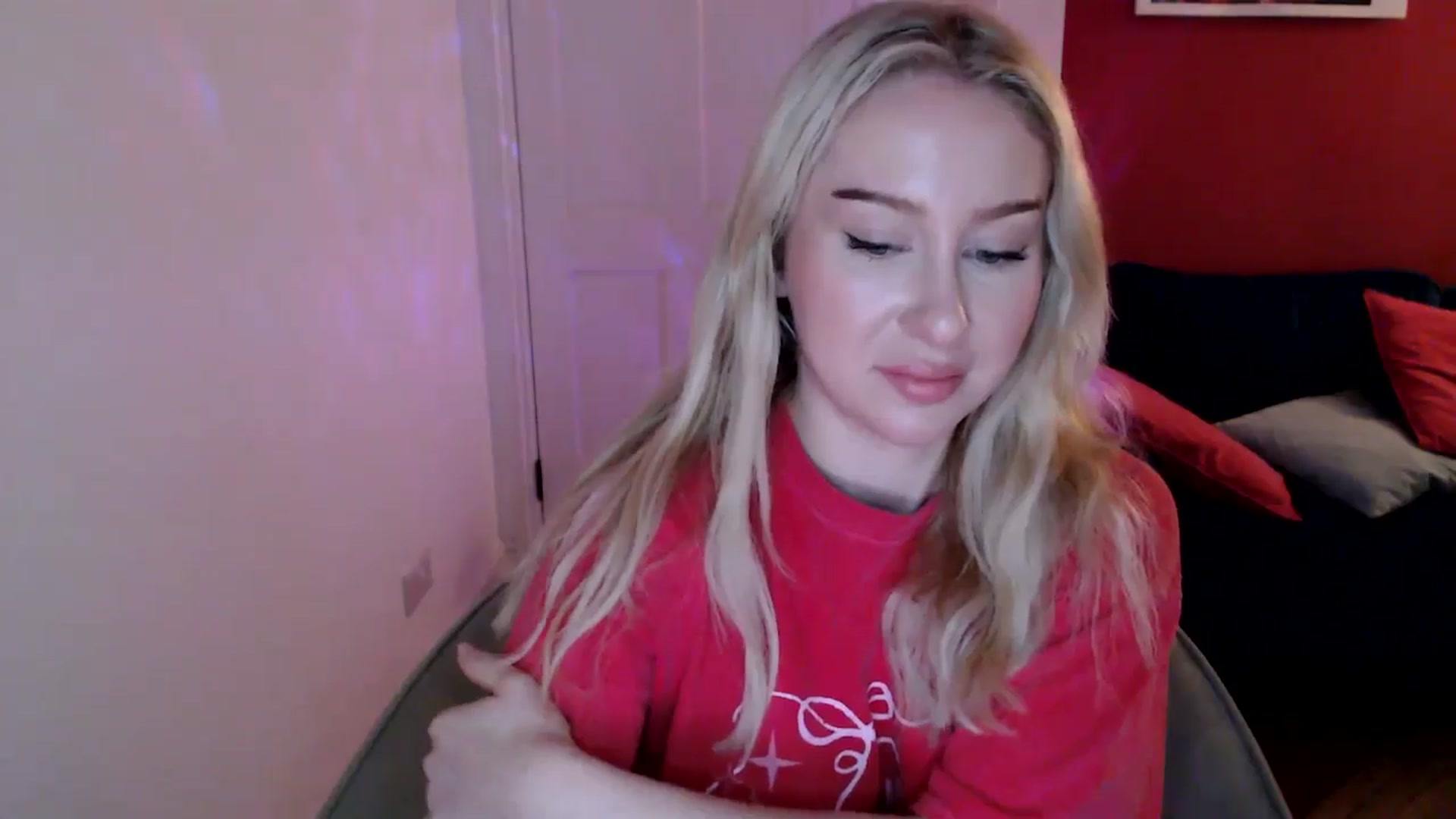 Gallery image thumbnail from PetiteAvax's myfreecams stream on, 12/14/2024, 18:21 image 8 of 20