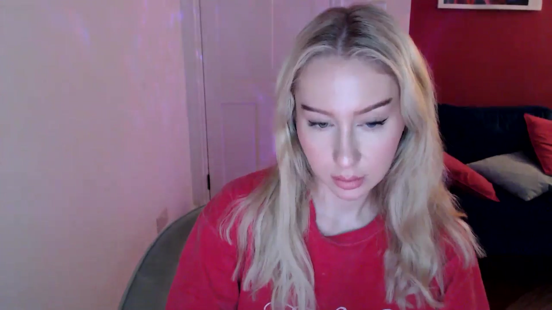 Gallery image thumbnail from PetiteAvax's myfreecams stream on, 12/14/2024, 18:21 image 2 of 20