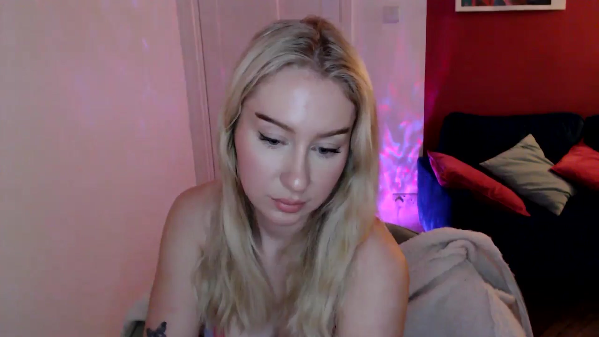 Gallery image thumbnail from PetiteAvax's myfreecams stream on, 12/14/2024, 21:12 image 20 of 20