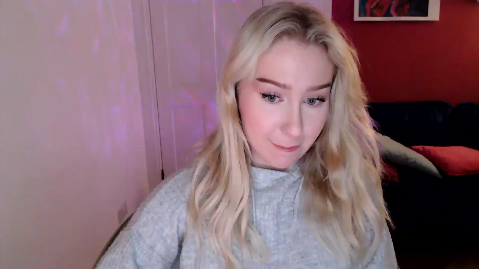 Gallery image thumbnail from PetiteAvax's myfreecams stream on, 12/19/2024, 22:10 image 1 of 20
