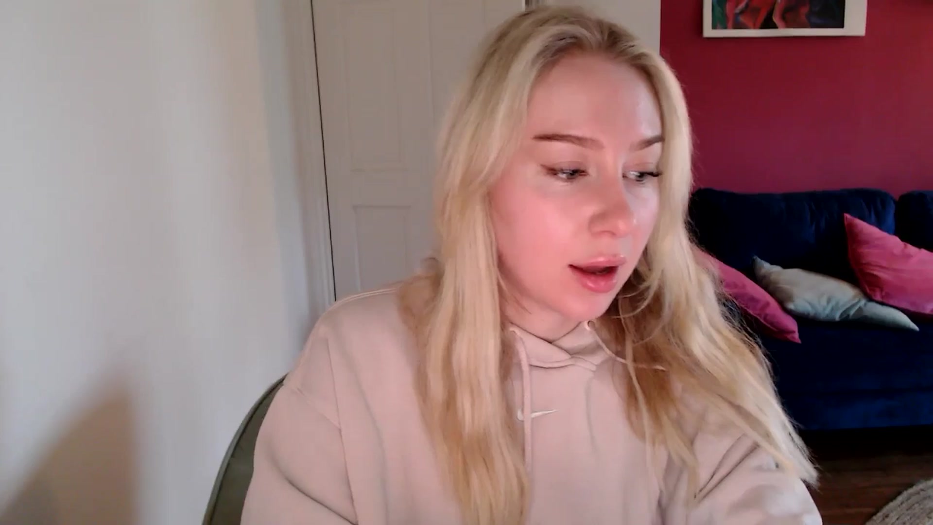 Gallery image thumbnail from PetiteAvax's myfreecams stream on, 12/20/2024, 11:29 image 20 of 20