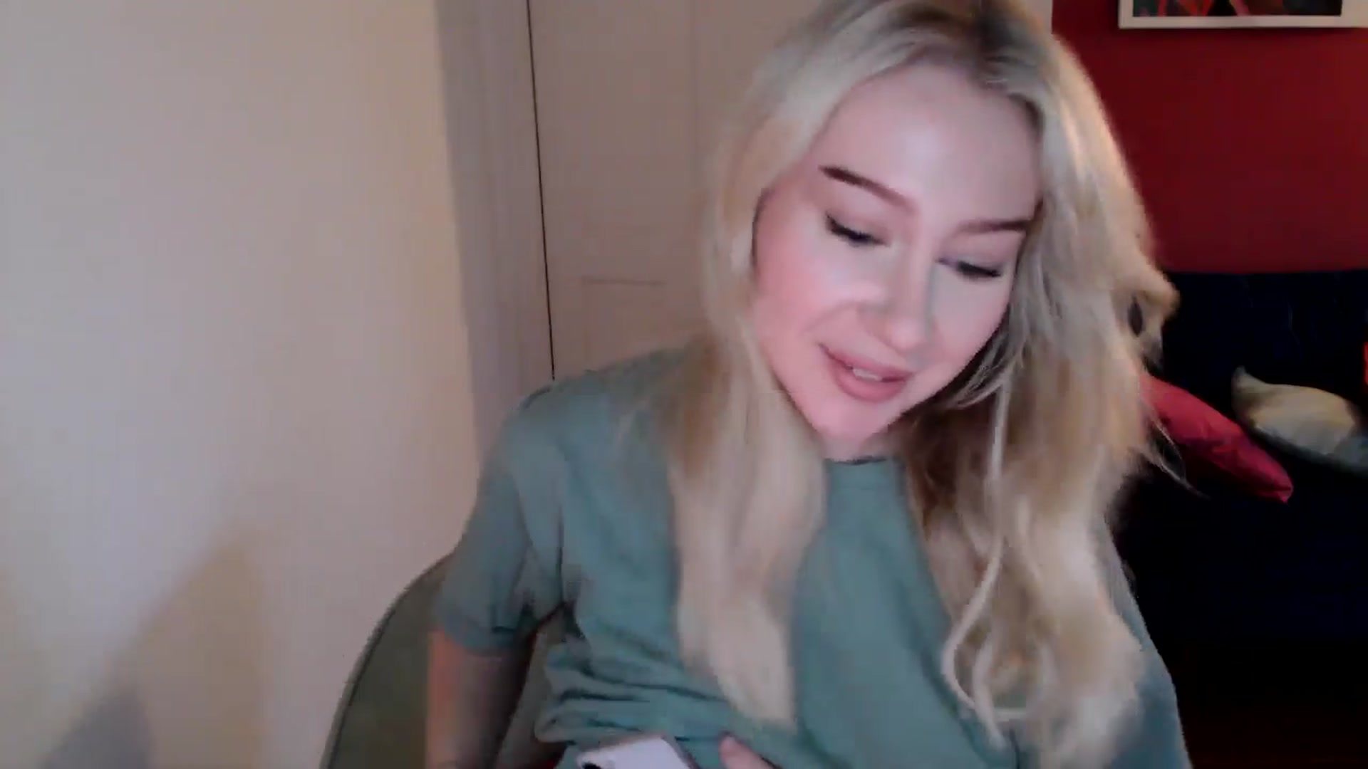 Gallery image thumbnail from PetiteAvax's myfreecams stream on, 12/21/2024, 10:24 image 3 of 20