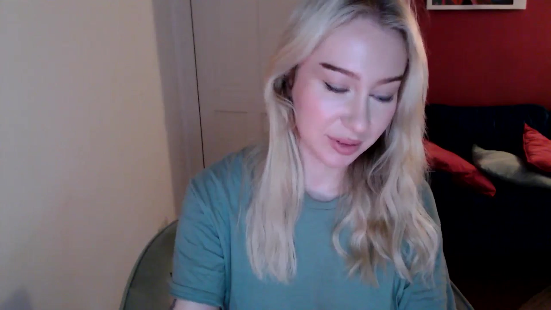 Gallery image thumbnail from PetiteAvax's myfreecams stream on, 12/21/2024, 10:24 image 5 of 20