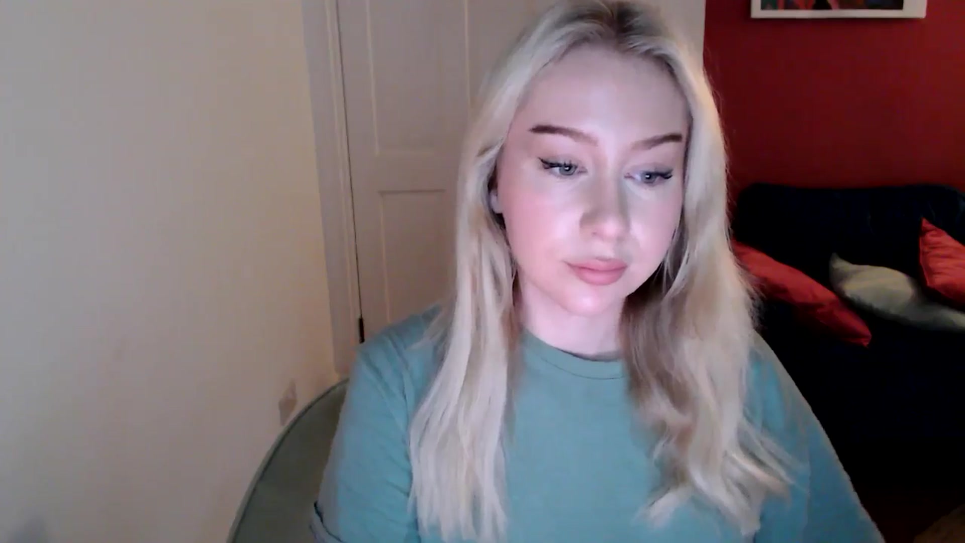 Gallery image thumbnail from PetiteAvax's myfreecams stream on, 12/21/2024, 10:24 image 8 of 20