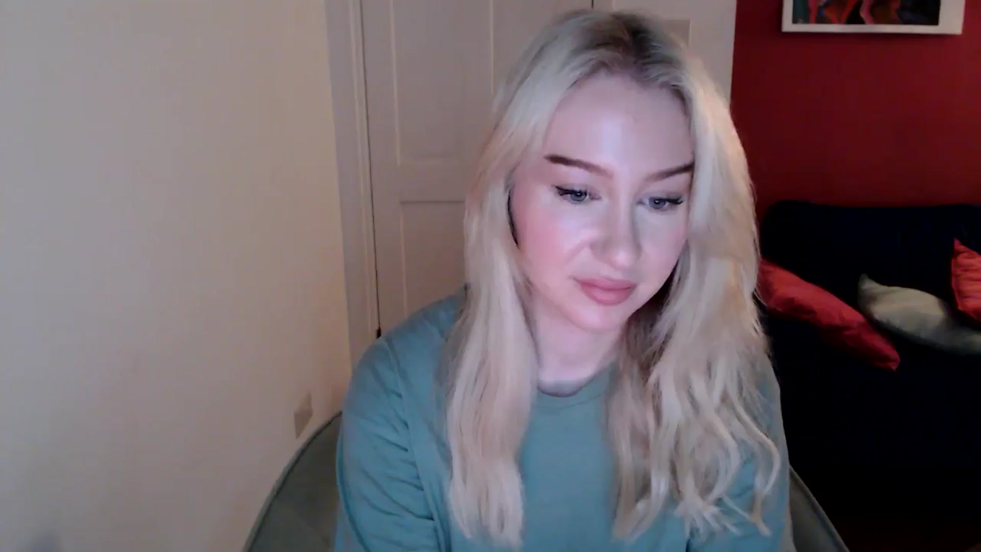 Gallery image thumbnail from PetiteAvax's myfreecams stream on, 12/21/2024, 10:24 image 16 of 20
