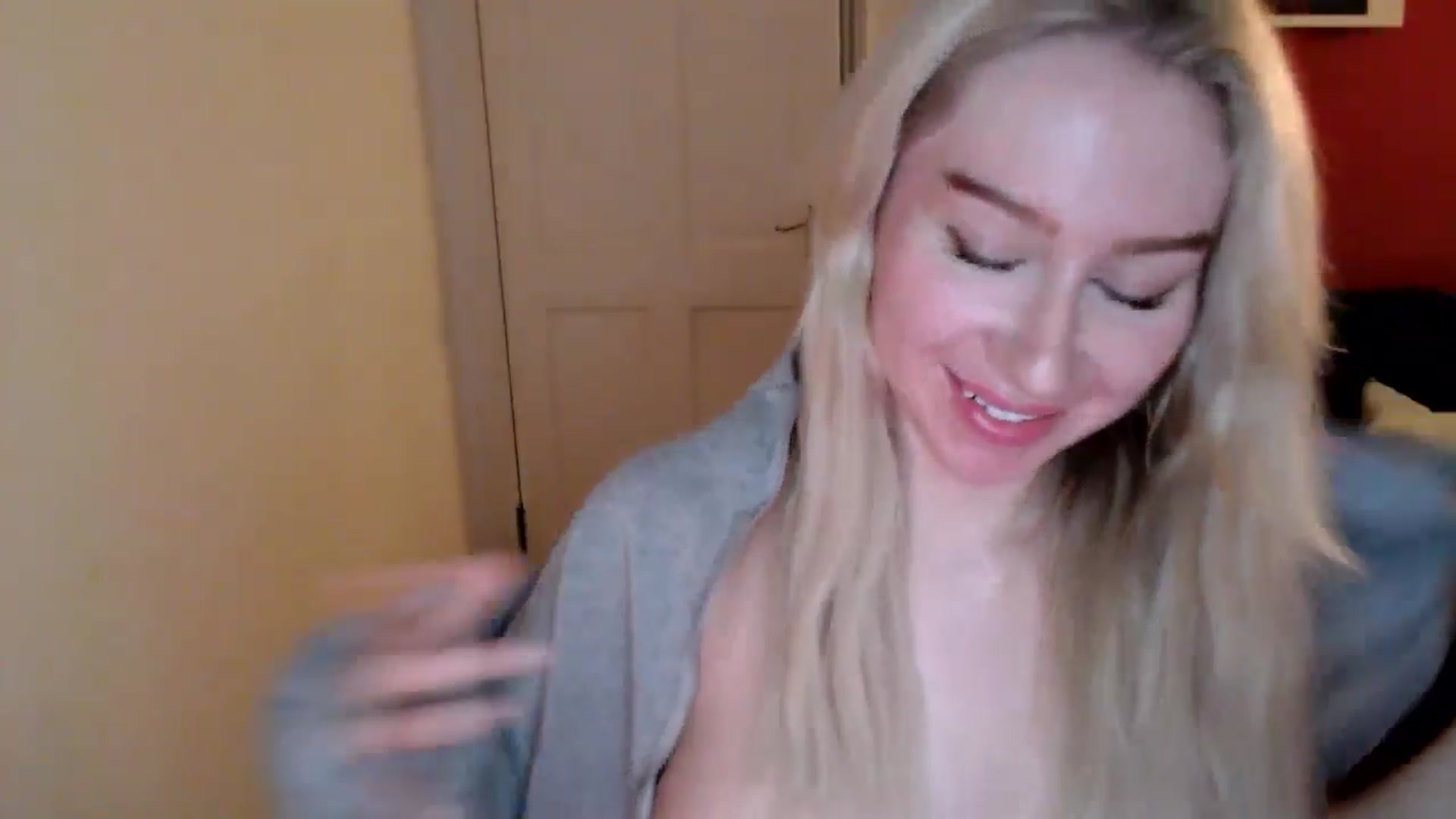 Gallery image thumbnail from PetiteAvax's myfreecams stream on, 12/22/2024, 22:00 image 20 of 20