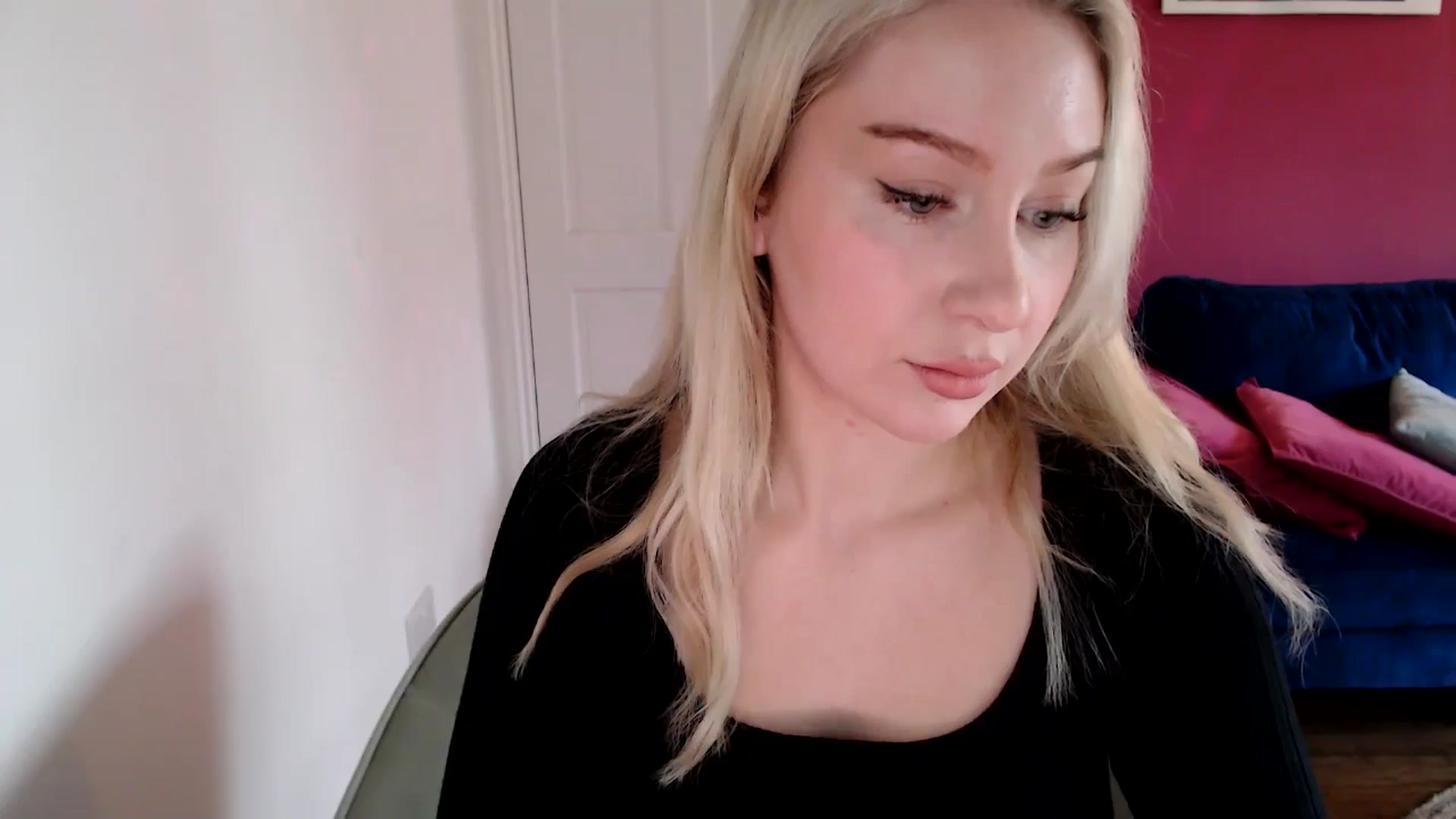 Gallery image thumbnail from PetiteAvax's myfreecams stream on, 12/23/2024, 10:07 image 9 of 20