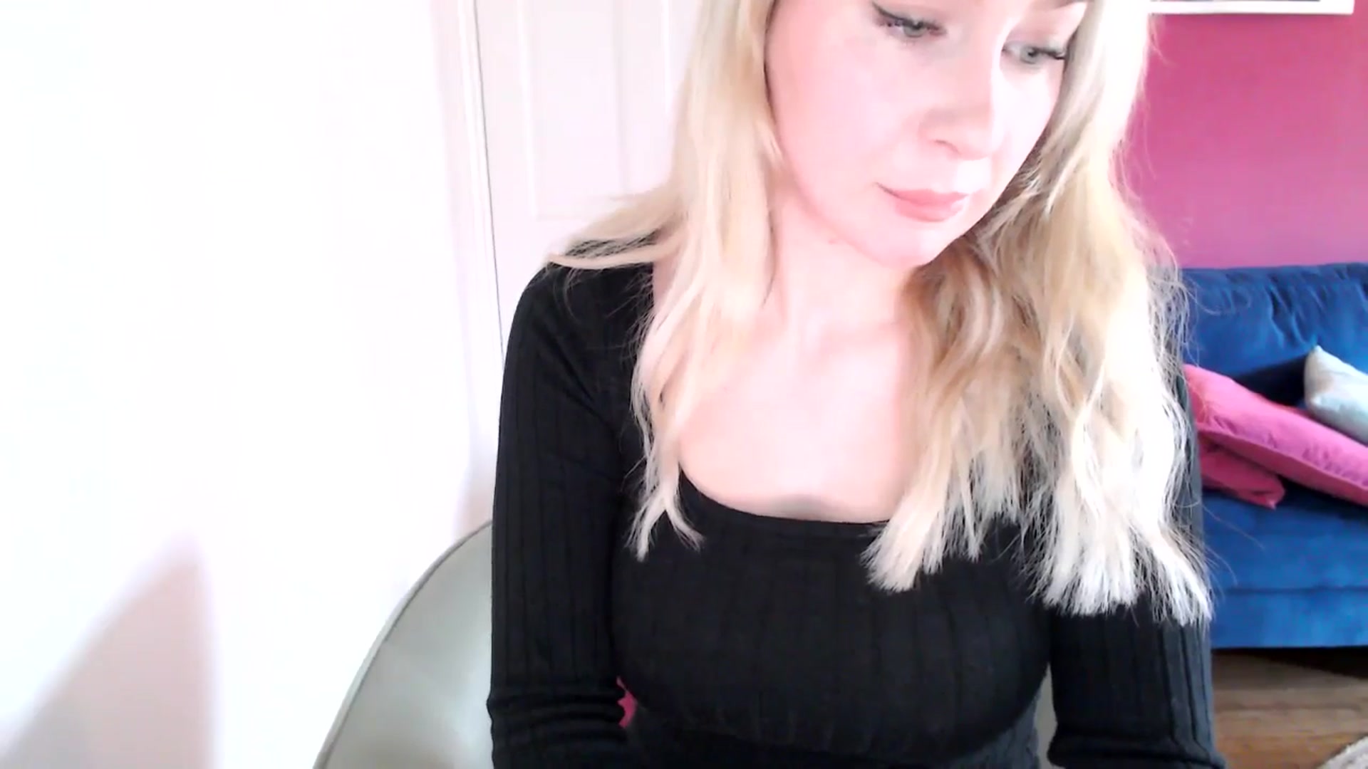 Gallery image thumbnail from PetiteAvax's myfreecams stream on, 12/23/2024, 10:07 image 4 of 20