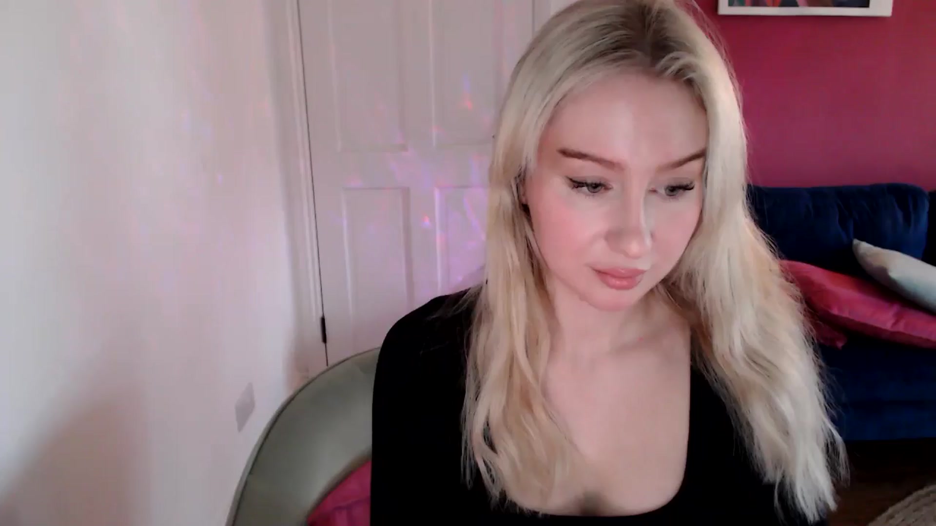 Gallery image thumbnail from PetiteAvax's myfreecams stream on, 12/23/2024, 12:59 image 16 of 20