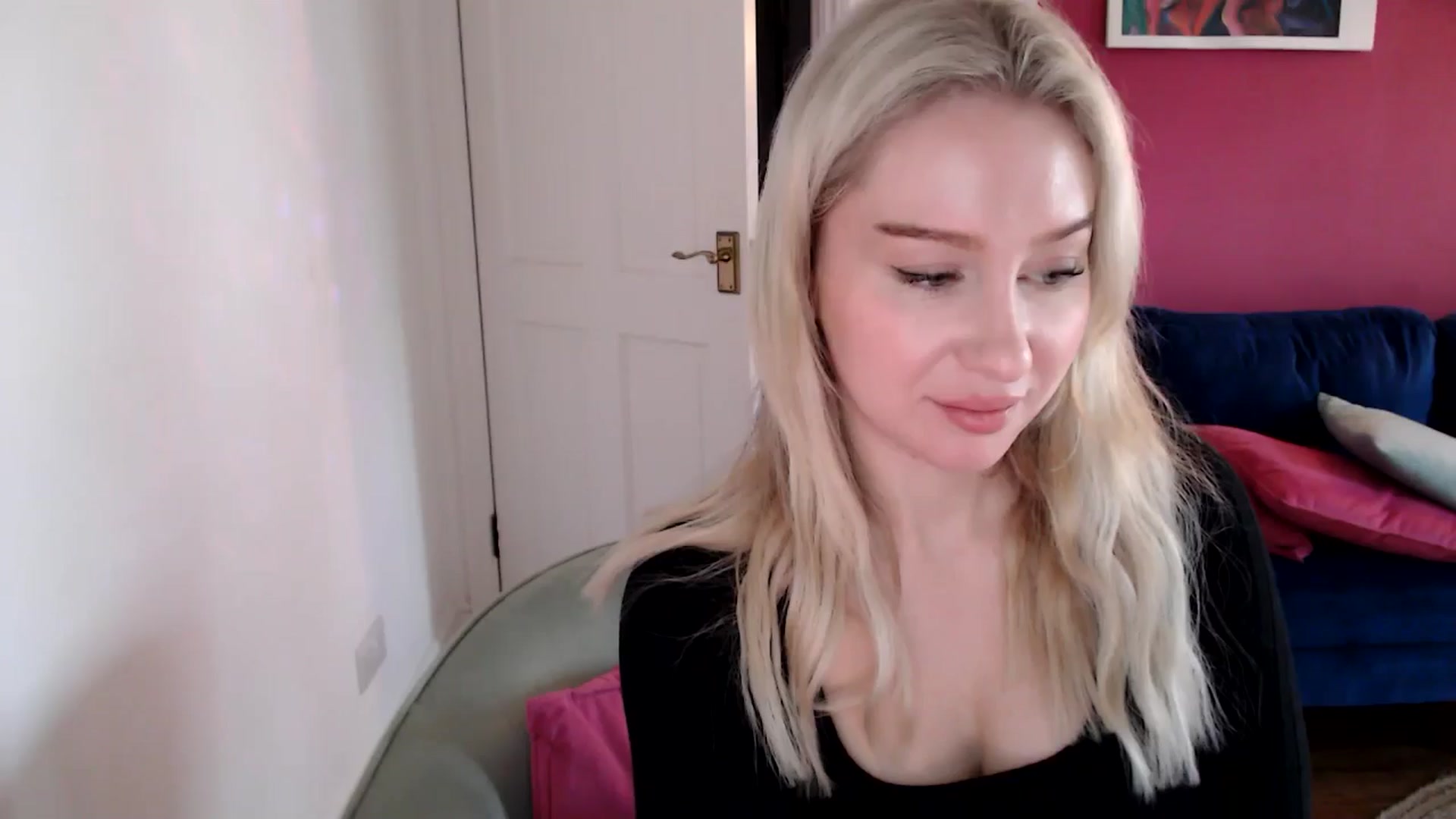 Gallery image thumbnail from PetiteAvax's myfreecams stream on, 12/23/2024, 12:59 image 1 of 20