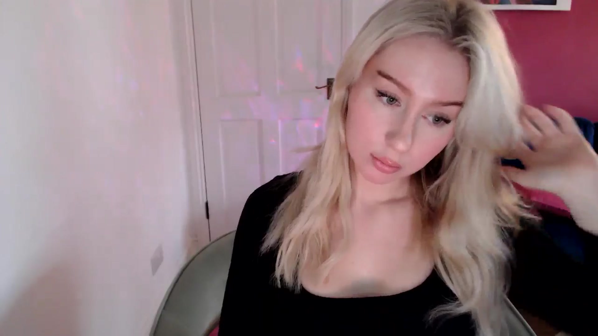 Gallery image thumbnail from PetiteAvax's myfreecams stream on, 12/23/2024, 12:59 image 20 of 20