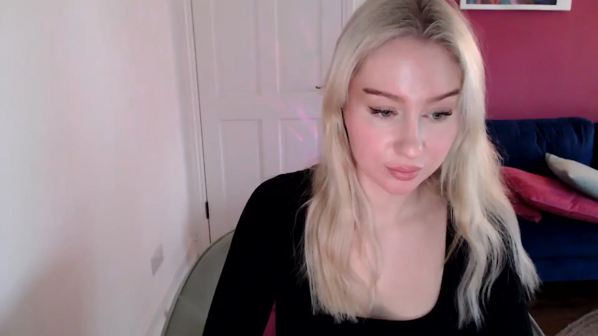 Gallery image thumbnail from PetiteAvax's myfreecams stream on, 12/23/2024, 13:20 image 11 of 20