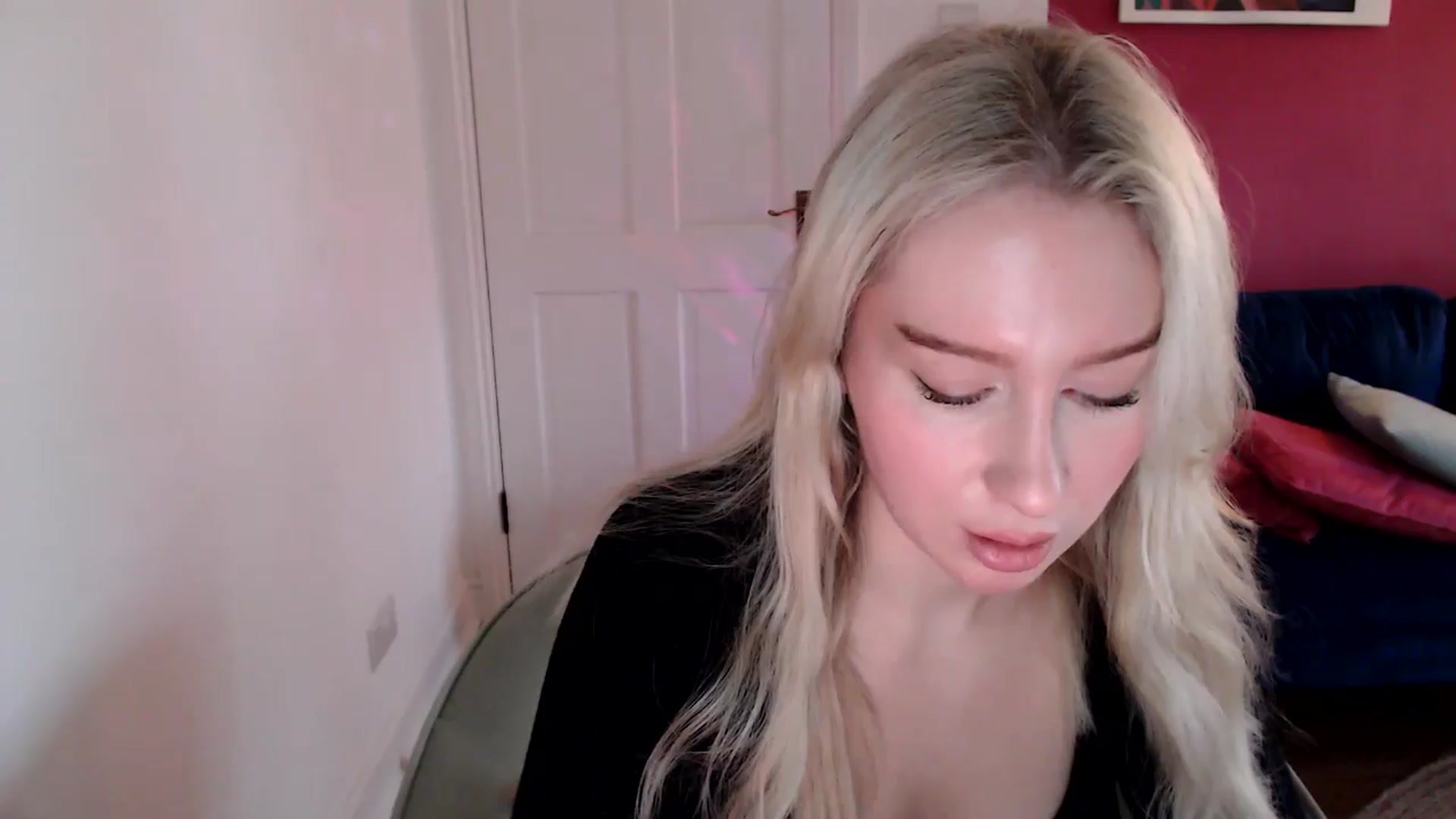 Gallery image thumbnail from PetiteAvax's myfreecams stream on, 12/23/2024, 13:20 image 5 of 20