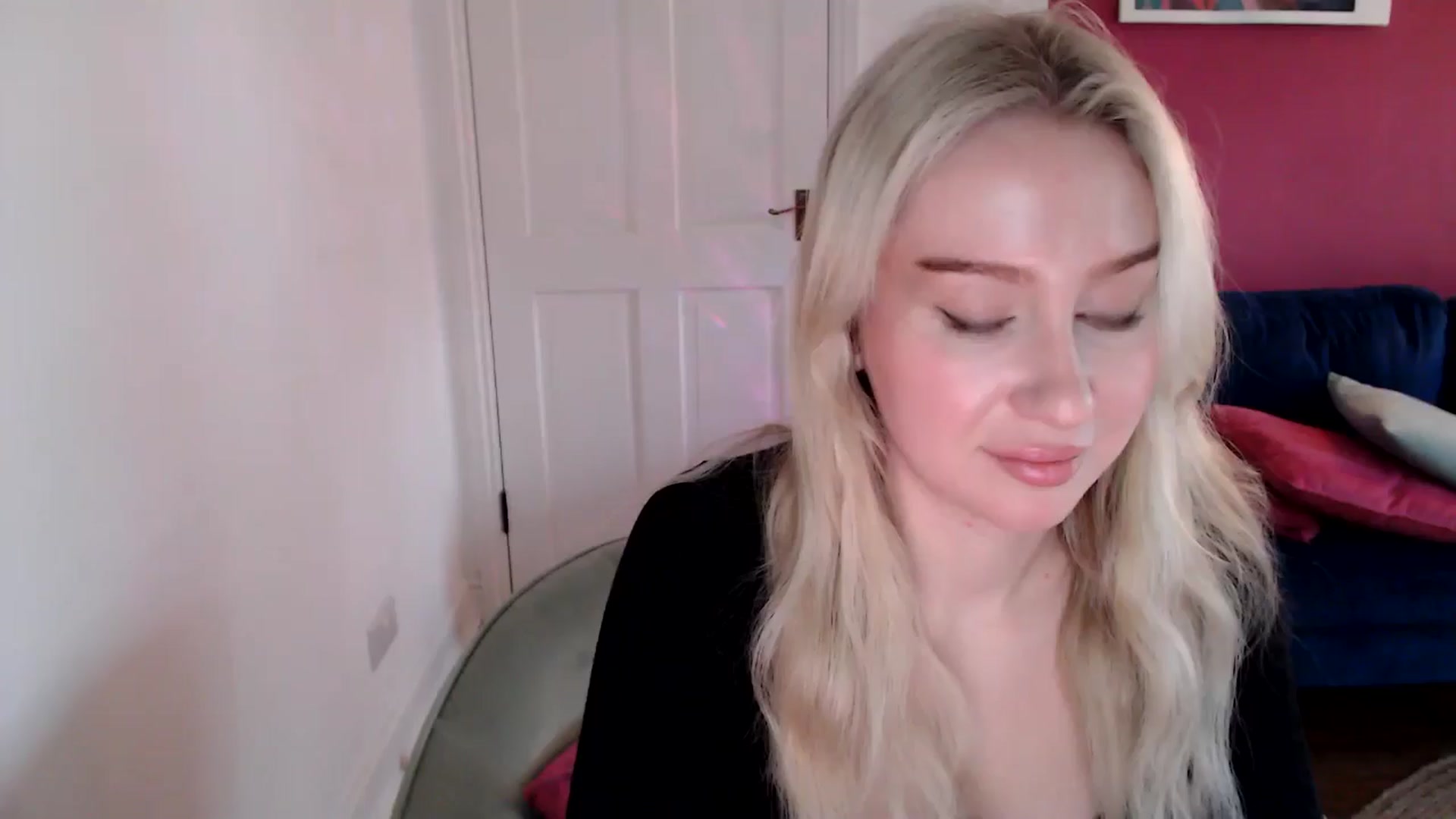 Gallery image thumbnail from PetiteAvax's myfreecams stream on, 12/23/2024, 13:20 image 2 of 20