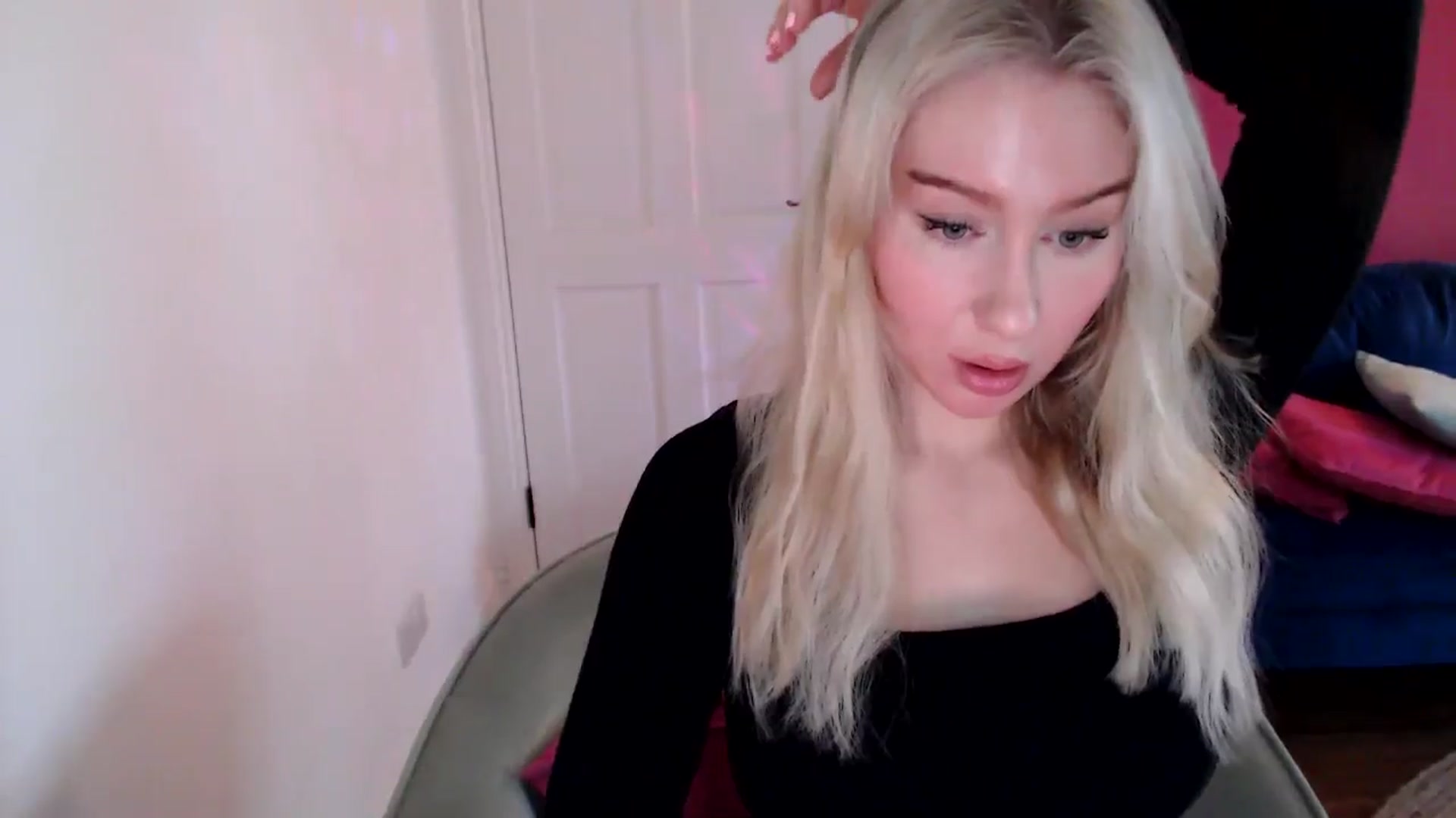 Gallery image thumbnail from PetiteAvax's myfreecams stream on, 12/23/2024, 13:20 image 18 of 20