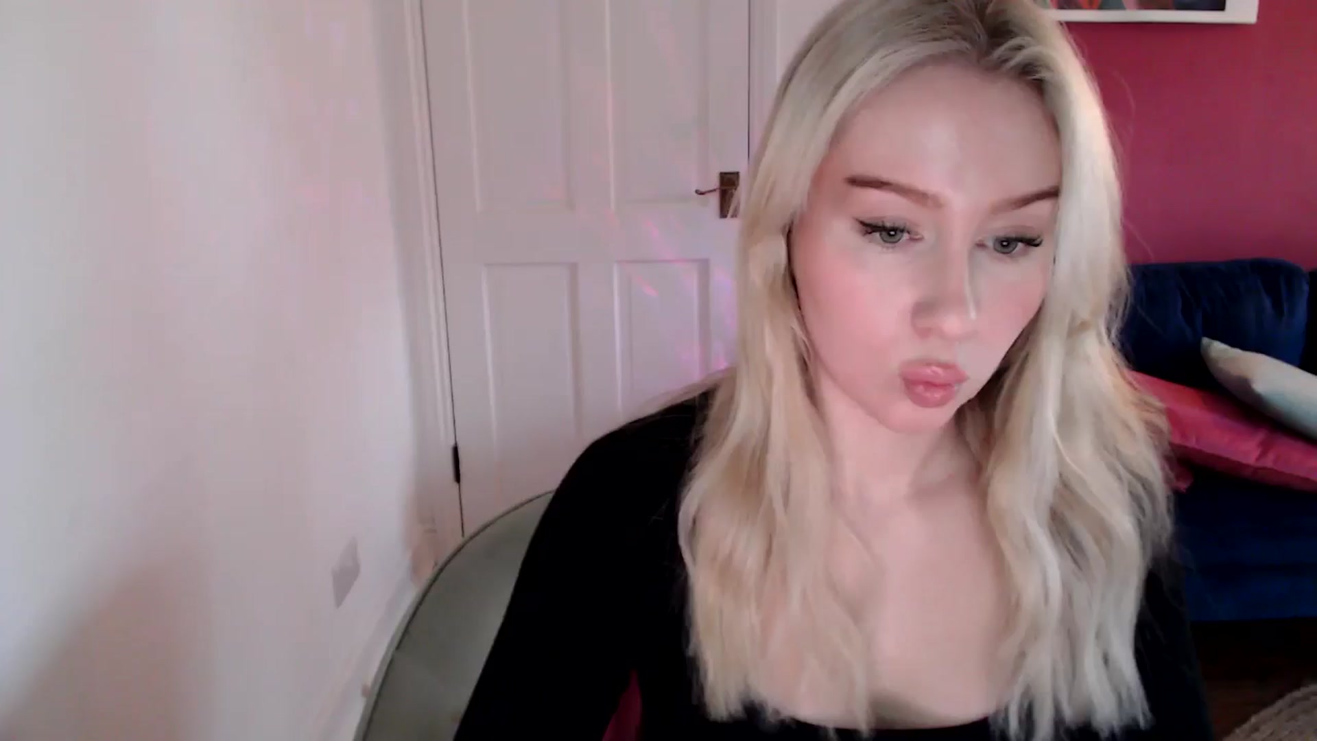Gallery image thumbnail from PetiteAvax's myfreecams stream on, 12/23/2024, 13:20 image 1 of 20