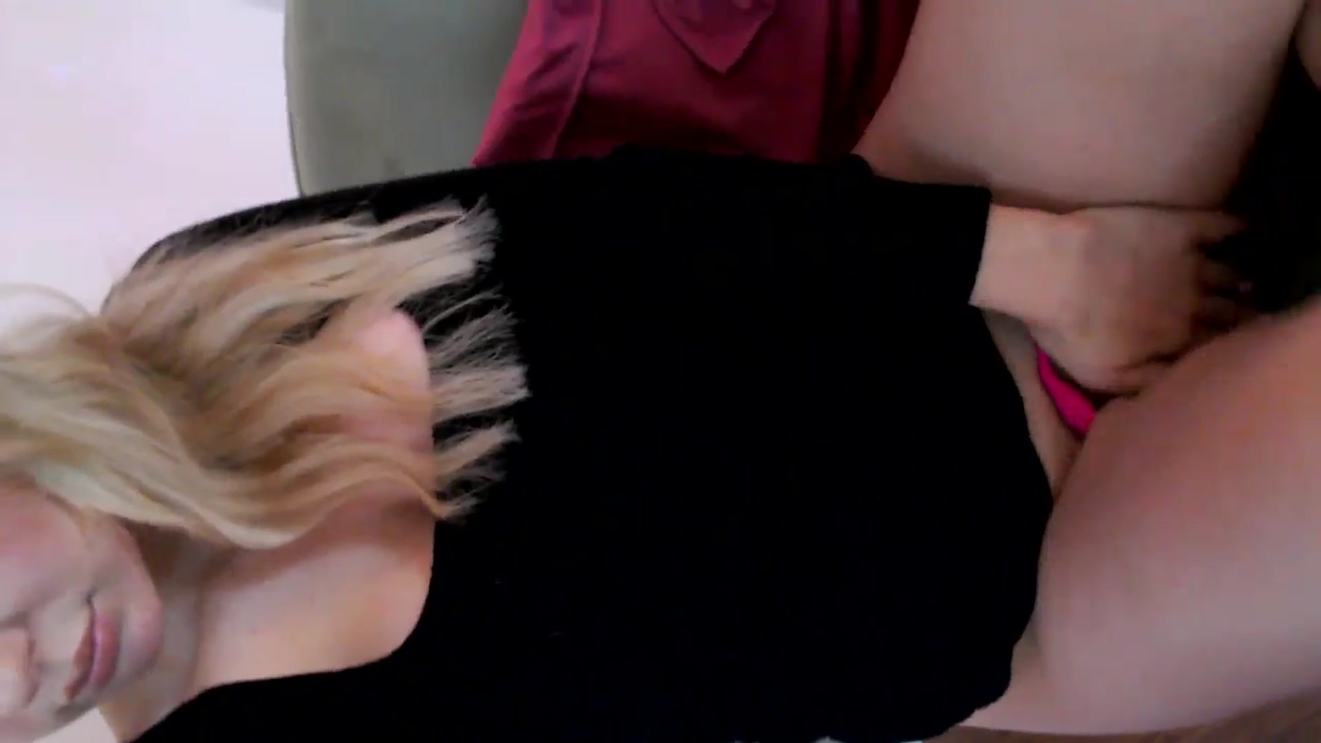 Gallery image thumbnail from PetiteAvax's myfreecams stream on, 12/23/2024, 13:20 image 15 of 20