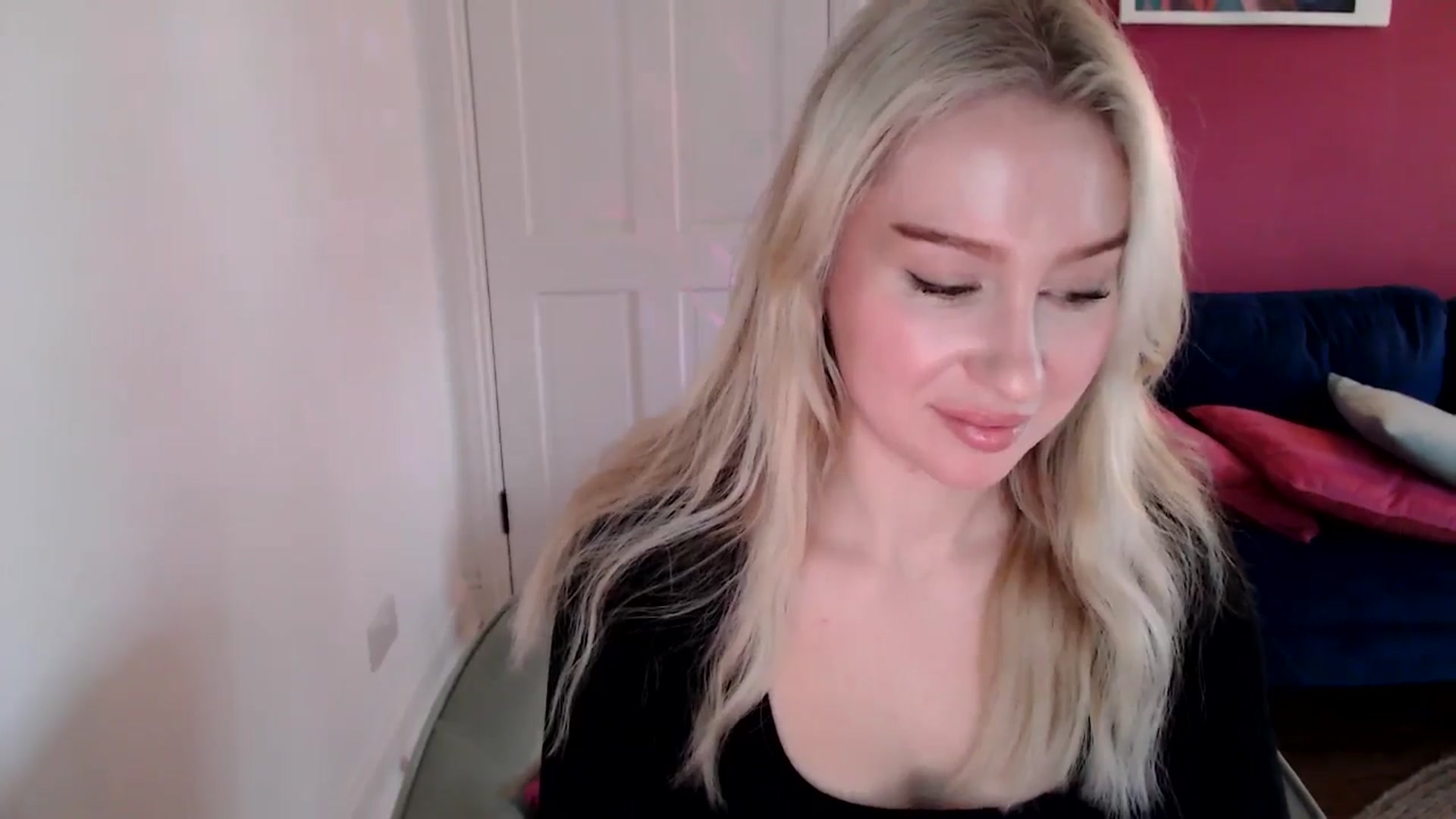 Gallery image thumbnail from PetiteAvax's myfreecams stream on, 12/23/2024, 13:20 image 3 of 20