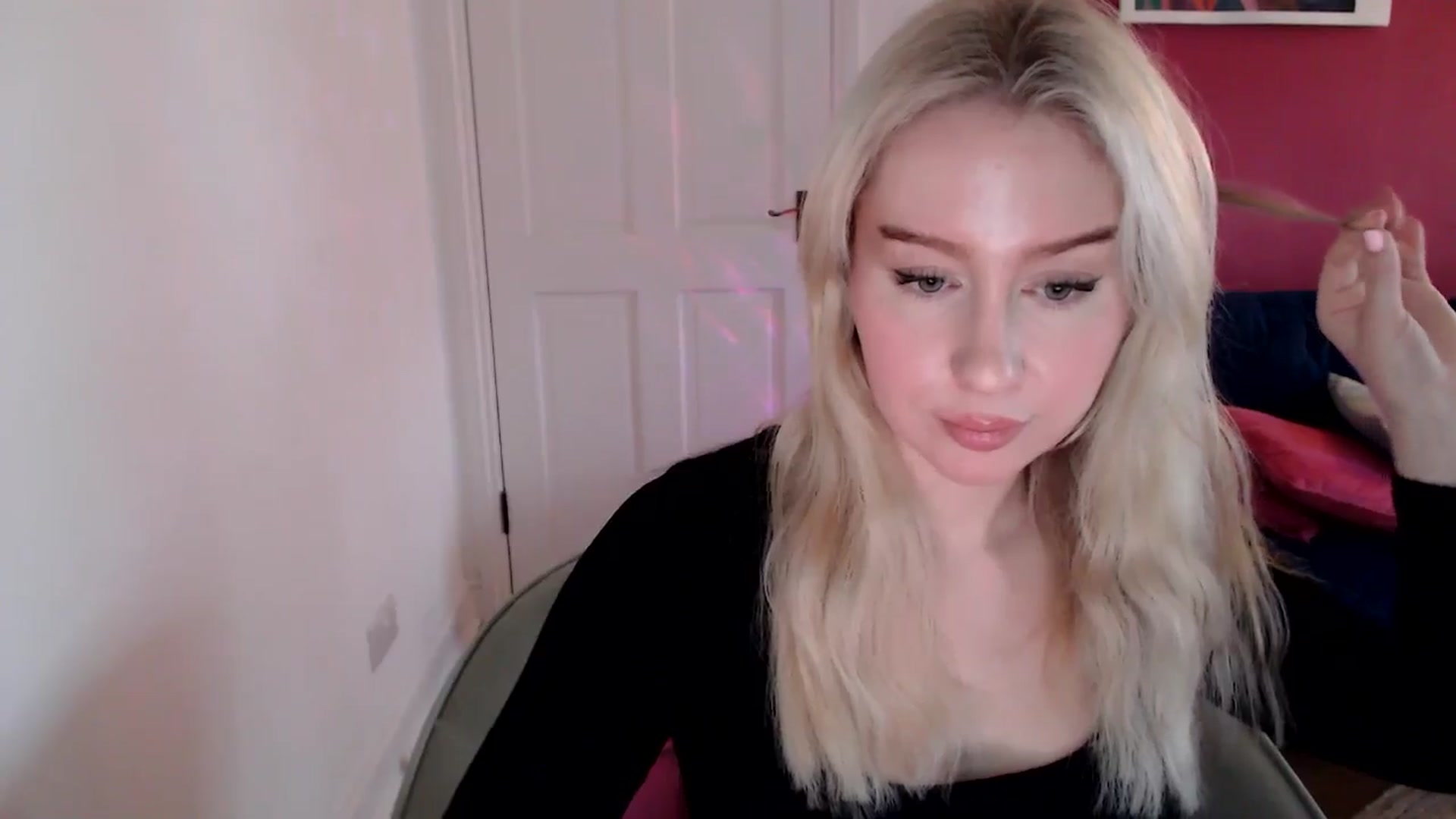 Gallery image thumbnail from PetiteAvax's myfreecams stream on, 12/23/2024, 13:20 image 8 of 20