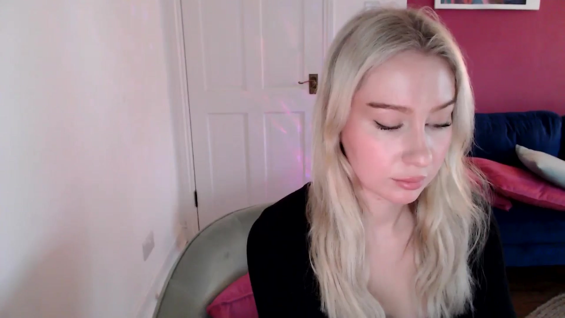 Gallery image thumbnail from PetiteAvax's myfreecams stream on, 12/23/2024, 13:20 image 13 of 20