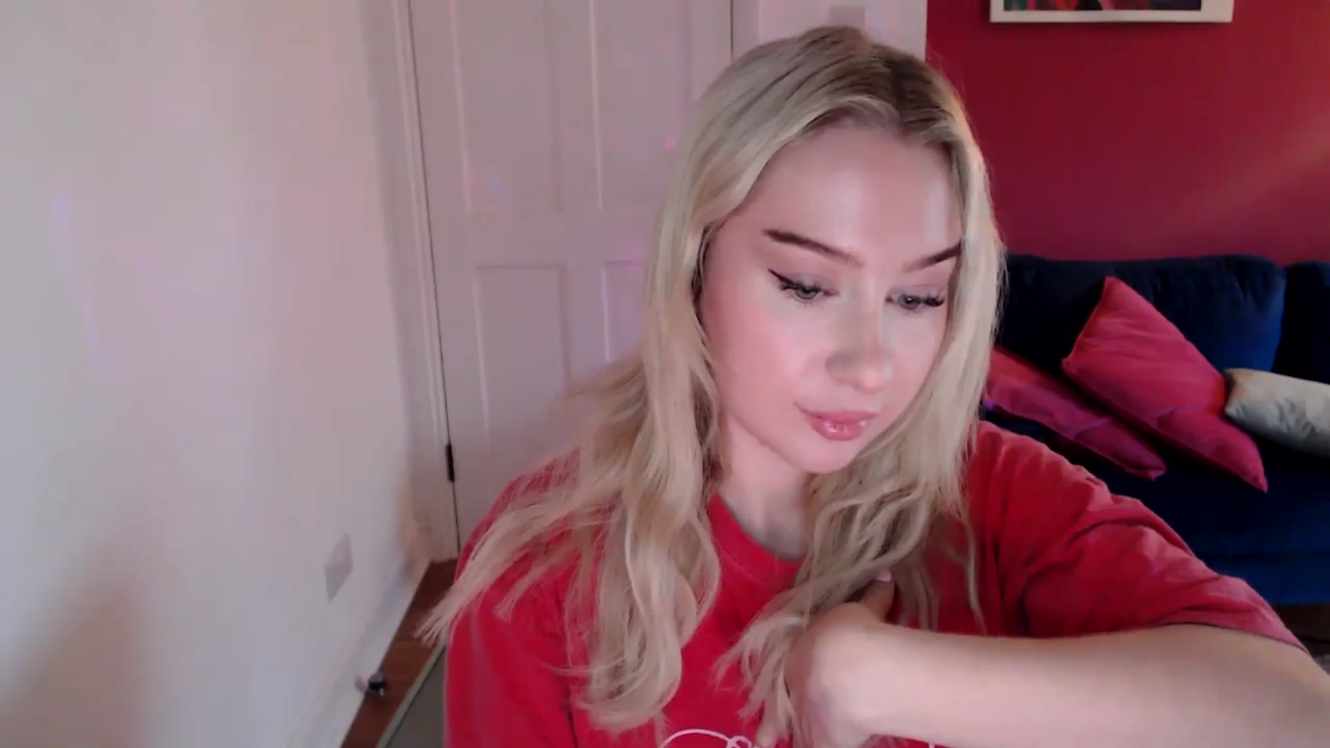 Gallery image thumbnail from PetiteAvax's myfreecams stream on, 12/26/2024, 11:02 image 11 of 20