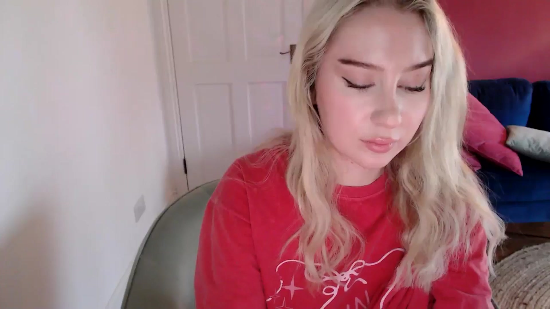 Gallery image thumbnail from PetiteAvax's myfreecams stream on, 12/26/2024, 11:48 image 8 of 20