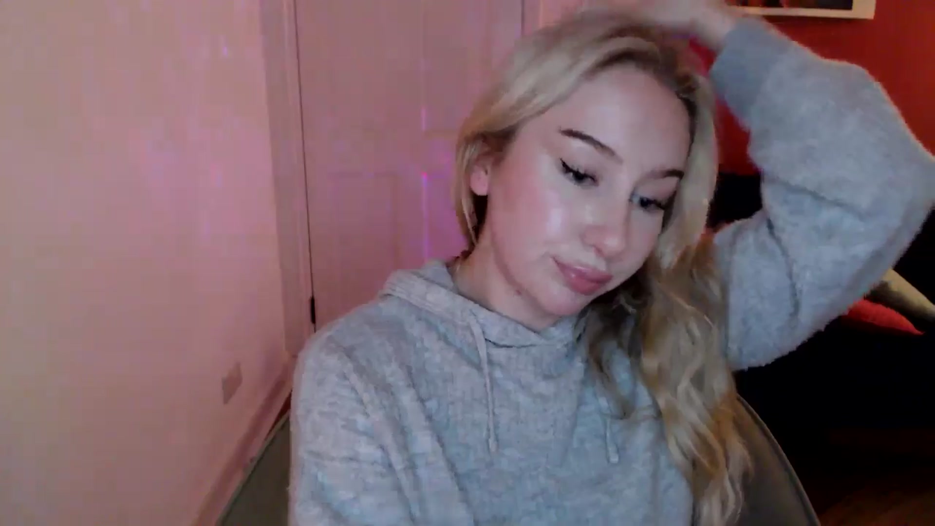 Gallery image thumbnail from PetiteAvax's myfreecams stream on, 12/28/2024, 22:21 image 20 of 20