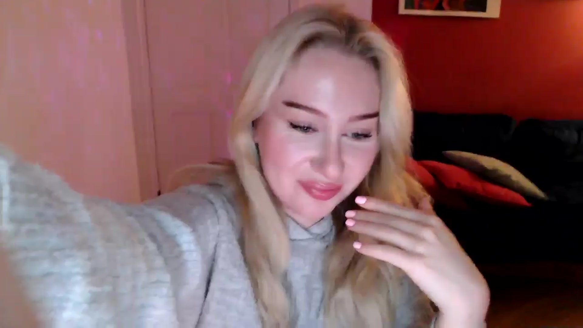Gallery image thumbnail from PetiteAvax's myfreecams stream on, 12/28/2024, 22:21 image 9 of 20