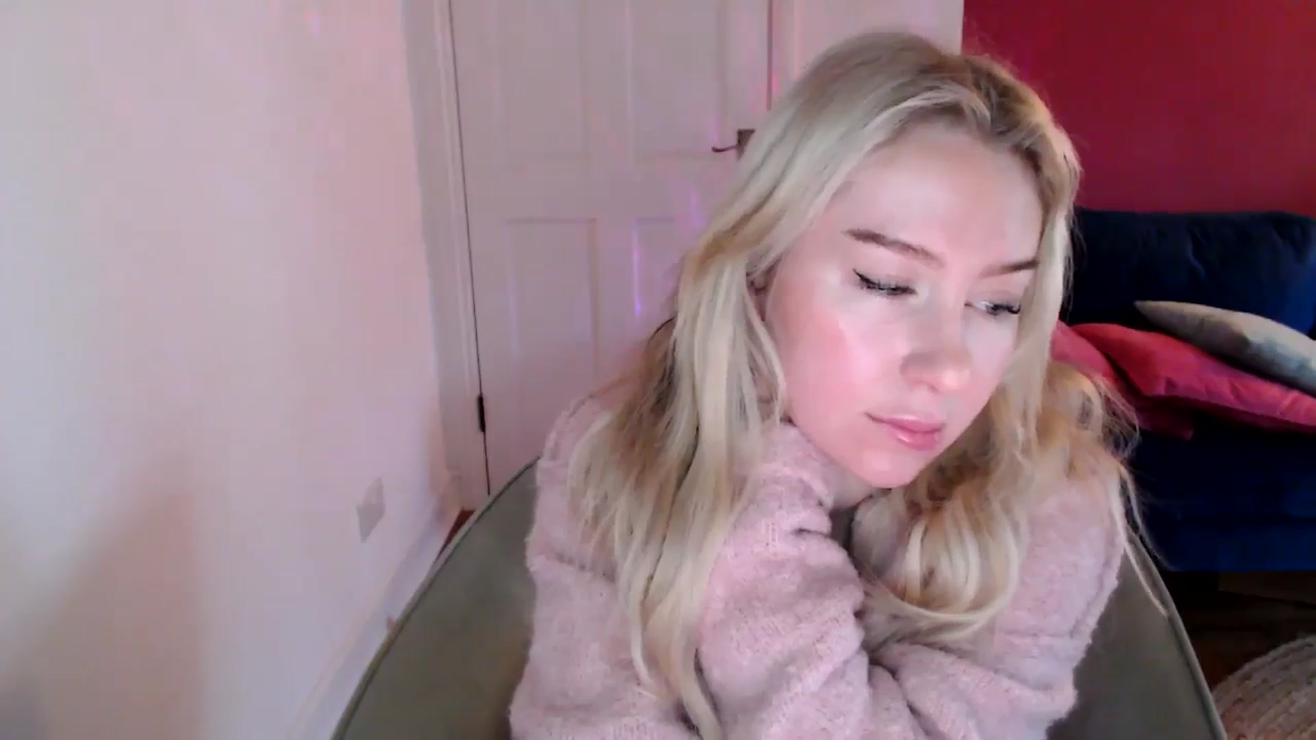Gallery image thumbnail from PetiteAvax's myfreecams stream on, 12/29/2024, 10:05 image 13 of 20