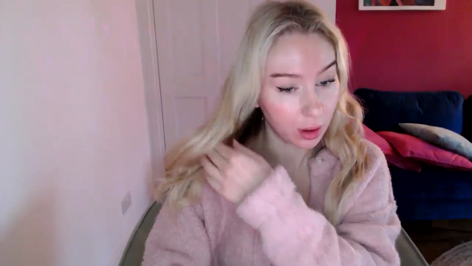 Gallery image thumbnail from PetiteAvax's myfreecams stream on, 12/29/2024, 10:05 image 16 of 20