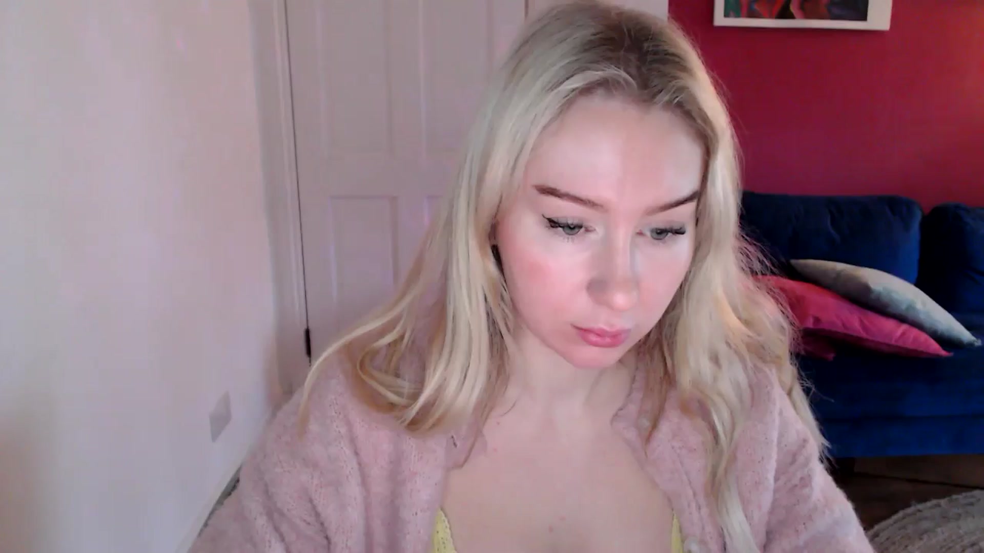 Gallery image thumbnail from PetiteAvax's myfreecams stream on, 12/29/2024, 10:05 image 20 of 20