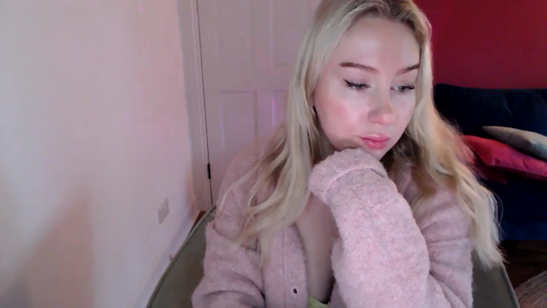 Gallery image thumbnail from PetiteAvax's myfreecams stream on, 12/29/2024, 10:05 image 12 of 20