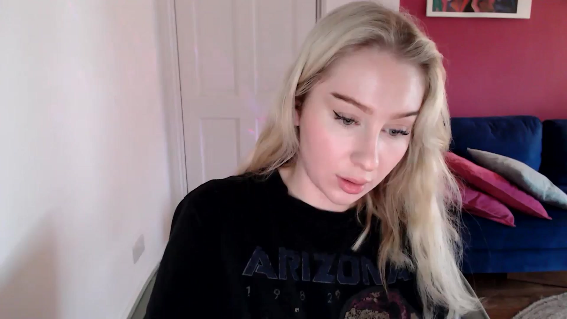 Gallery image thumbnail from PetiteAvax's myfreecams stream on, 12/30/2024, 12:11 image 7 of 20