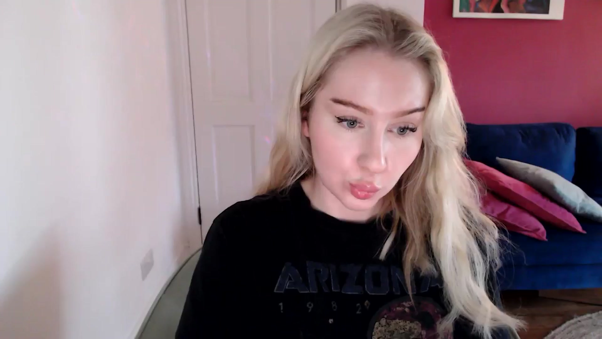 Gallery image thumbnail from PetiteAvax's myfreecams stream on, 12/30/2024, 12:11 image 5 of 20