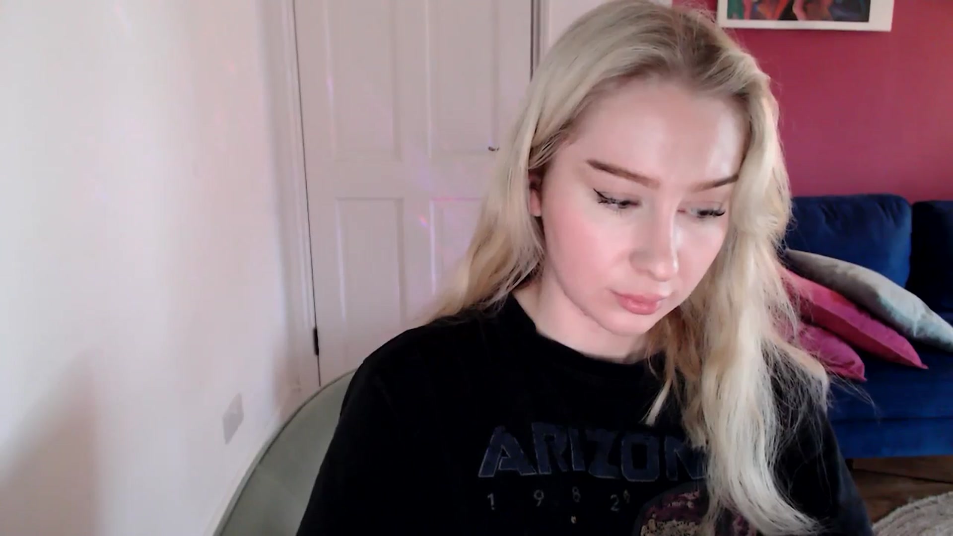 Gallery image thumbnail from PetiteAvax's myfreecams stream on, 12/30/2024, 12:11 image 3 of 20