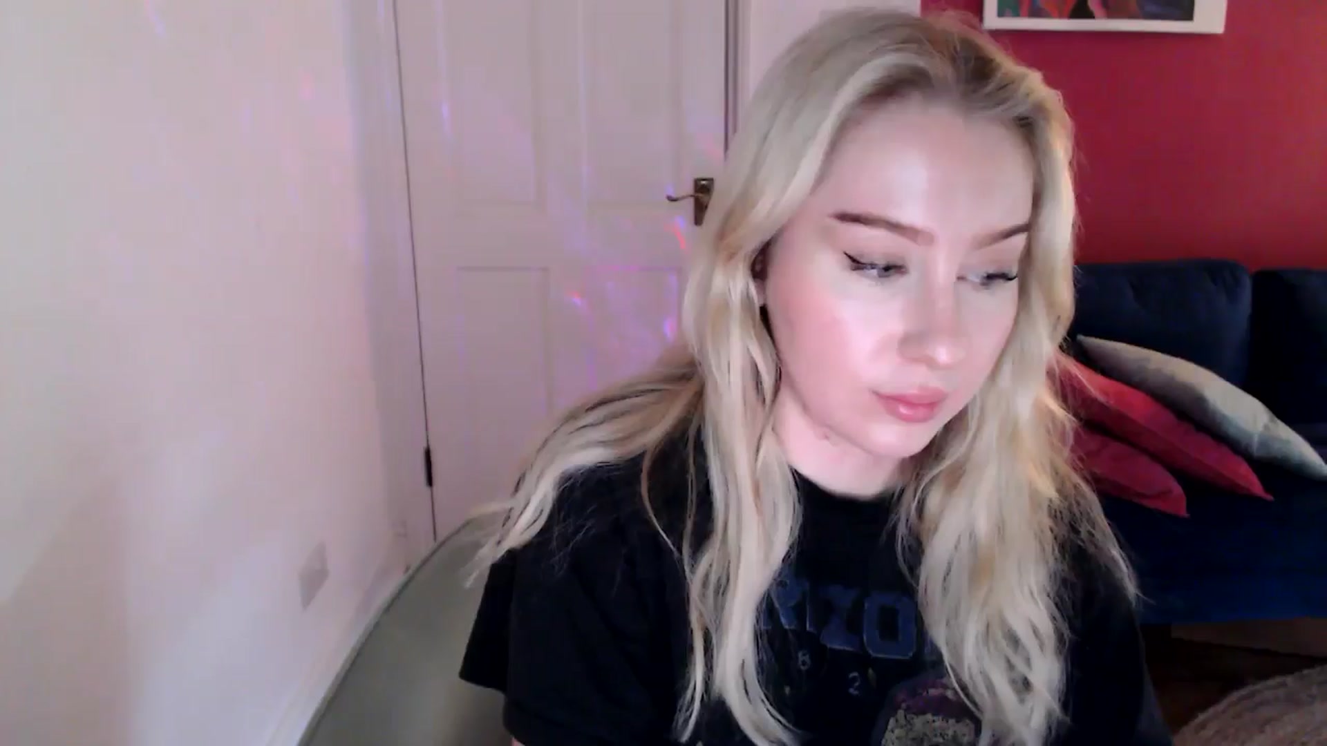 Gallery image thumbnail from PetiteAvax's myfreecams stream on, 12/30/2024, 12:53 image 5 of 20