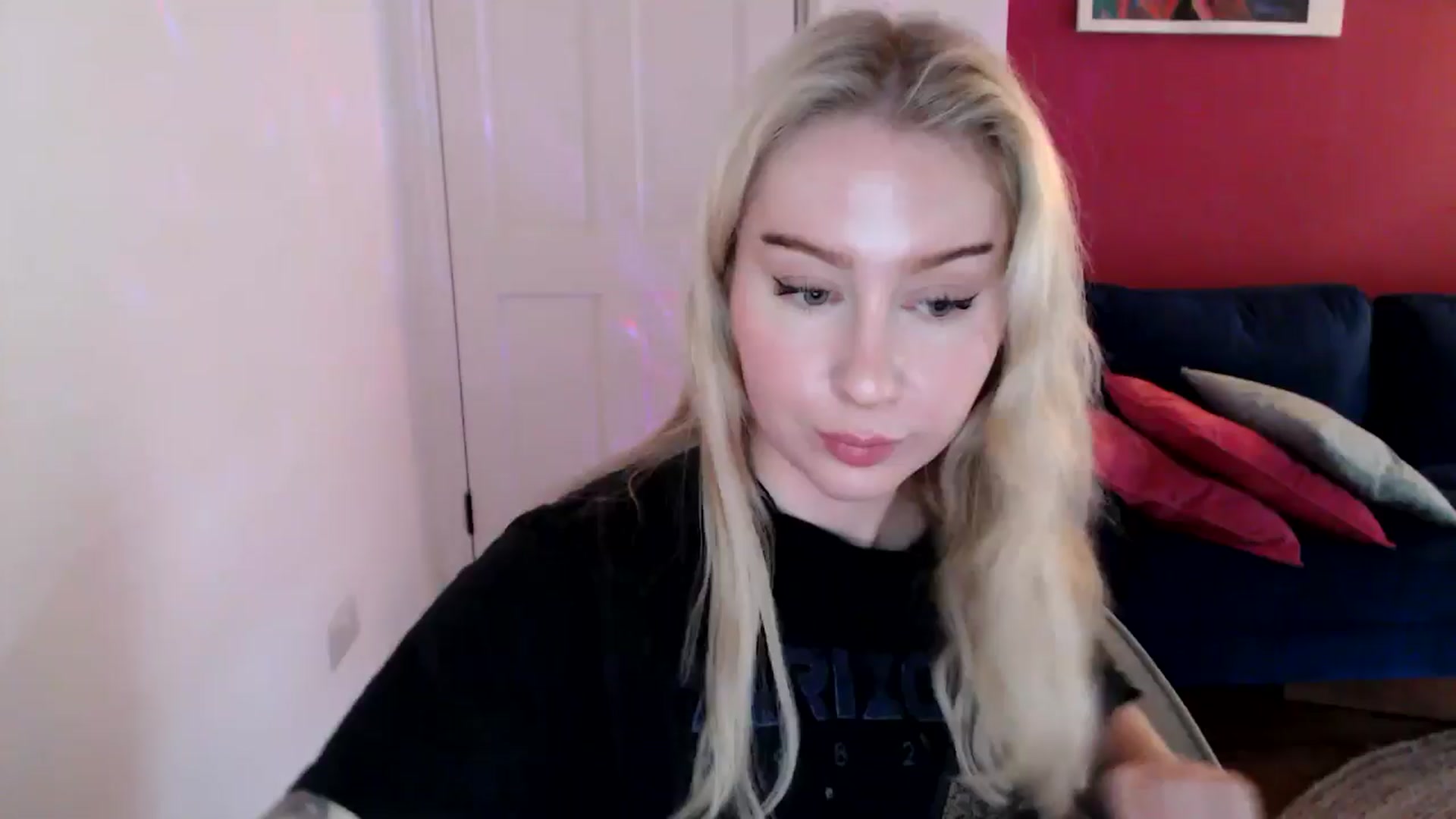 Gallery image thumbnail from PetiteAvax's myfreecams stream on, 12/30/2024, 12:53 image 12 of 20