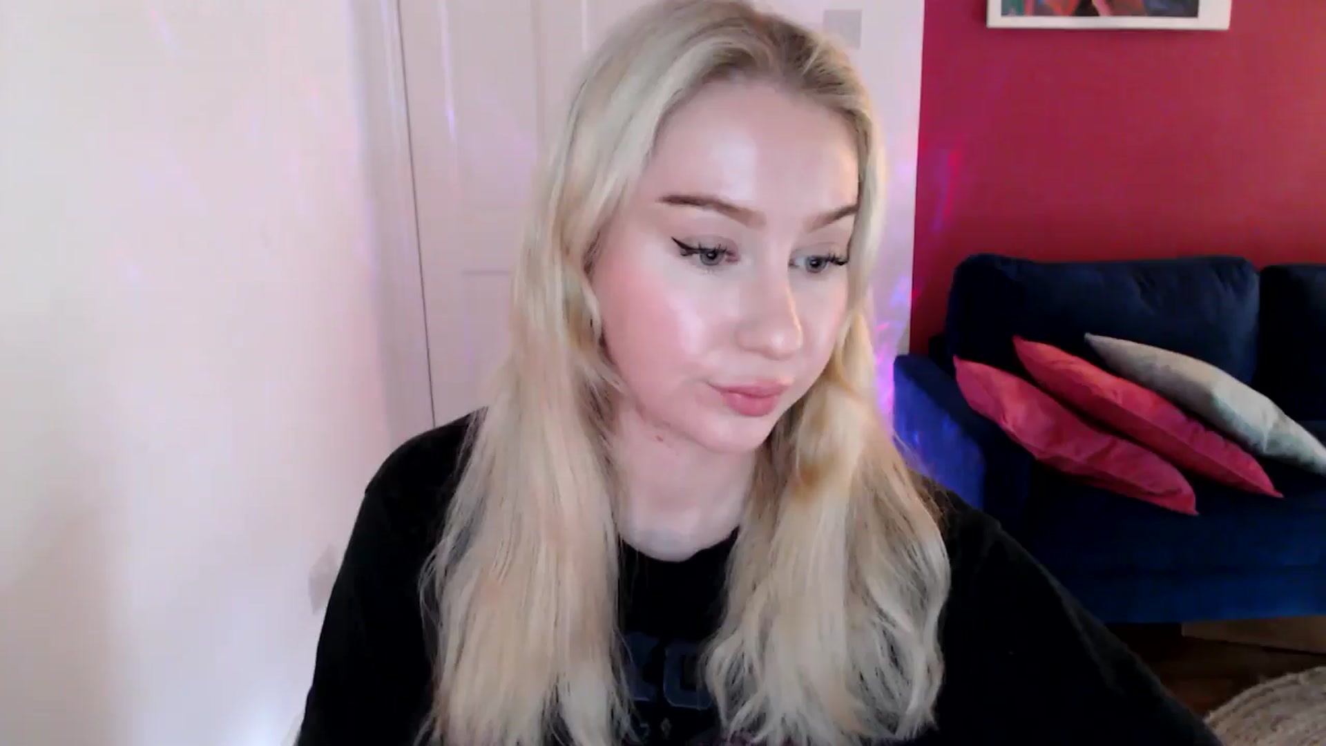 Gallery image thumbnail from PetiteAvax's myfreecams stream on, 12/30/2024, 12:53 image 20 of 20